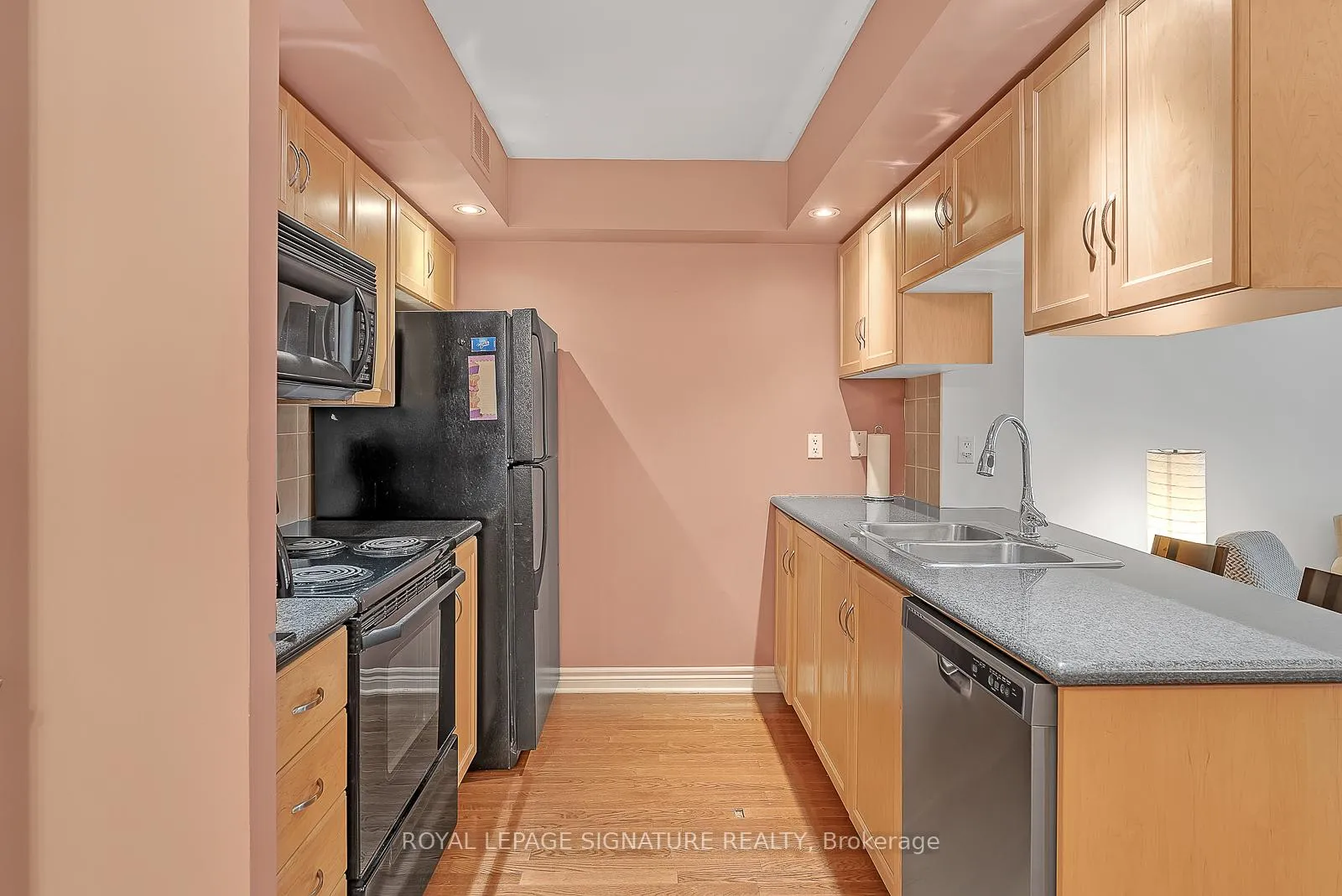 Photo 3 of Unit 710, 270 Wellington Street W, Toronto, Waterfront Communities — HOMEH