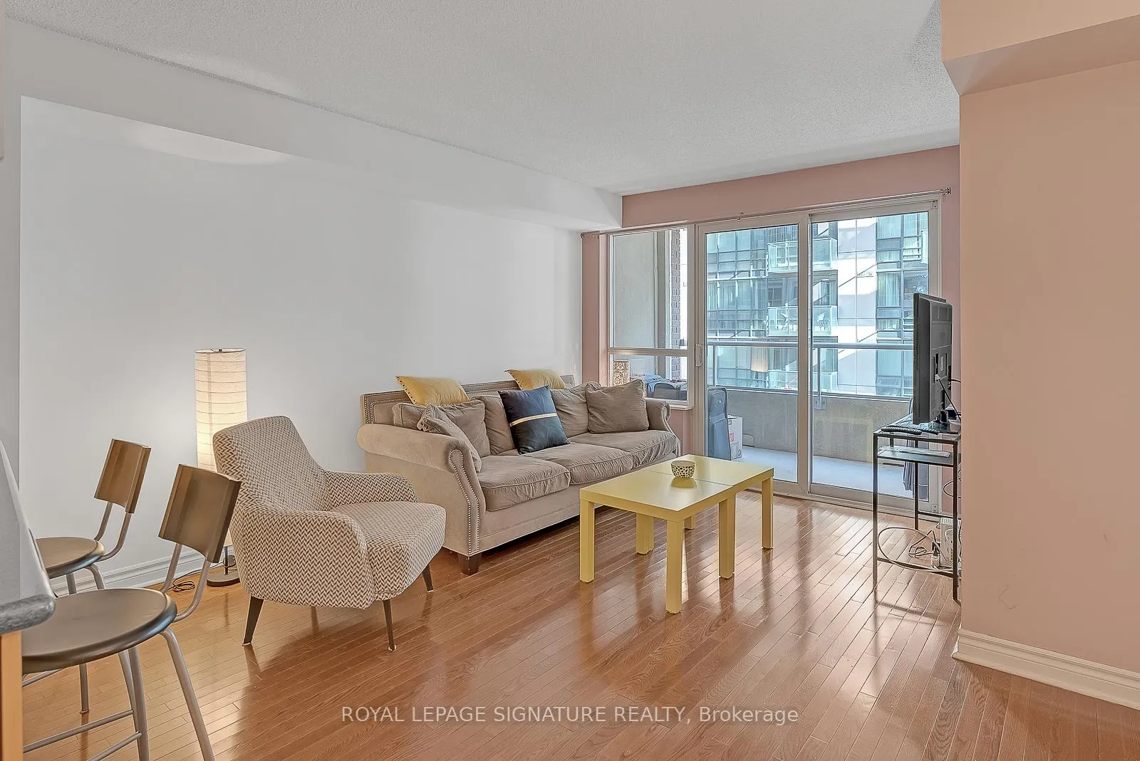 Photo 6 of Unit 710, 270 Wellington Street W, Toronto, Waterfront Communities — HOMEH