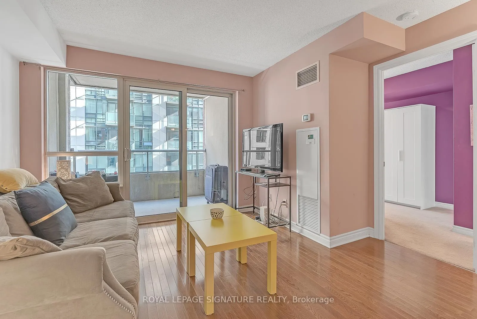 Photo 7 of Unit 710, 270 Wellington Street W, Toronto, Waterfront Communities — HOMEH