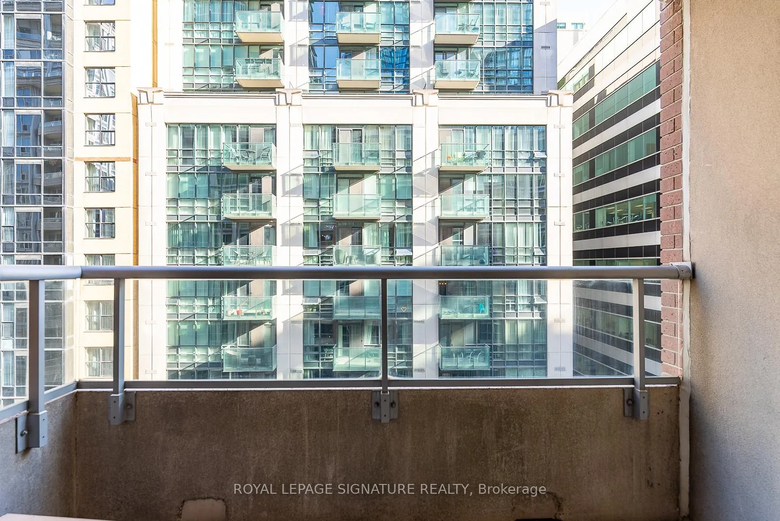 Photo 16 of Unit 710, 270 Wellington Street W, Toronto, Waterfront Communities — HOMEH