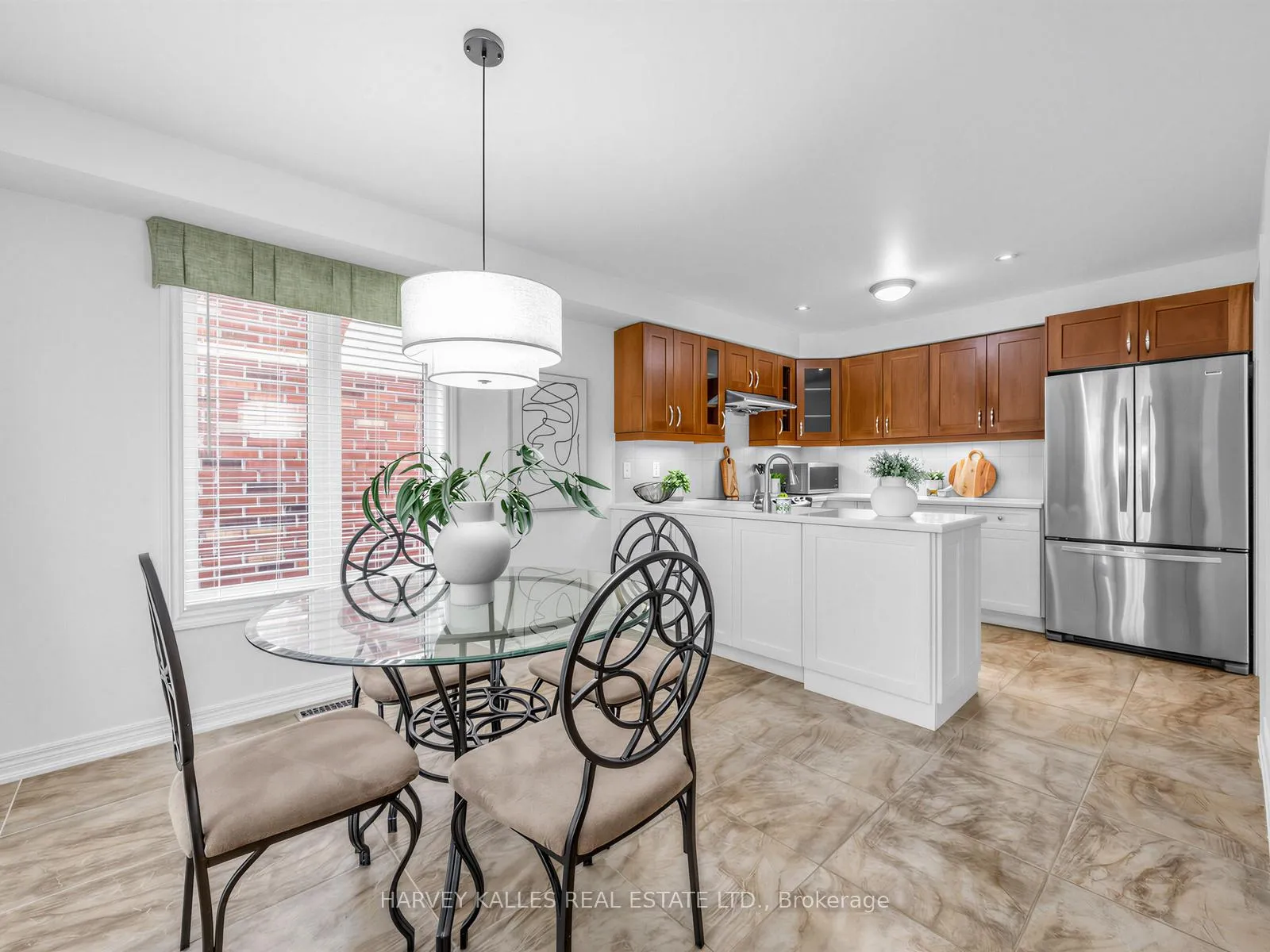 Photo 6 of 1636 Glenbourne Drive, Oshawa, Pinecrest — HOMEH