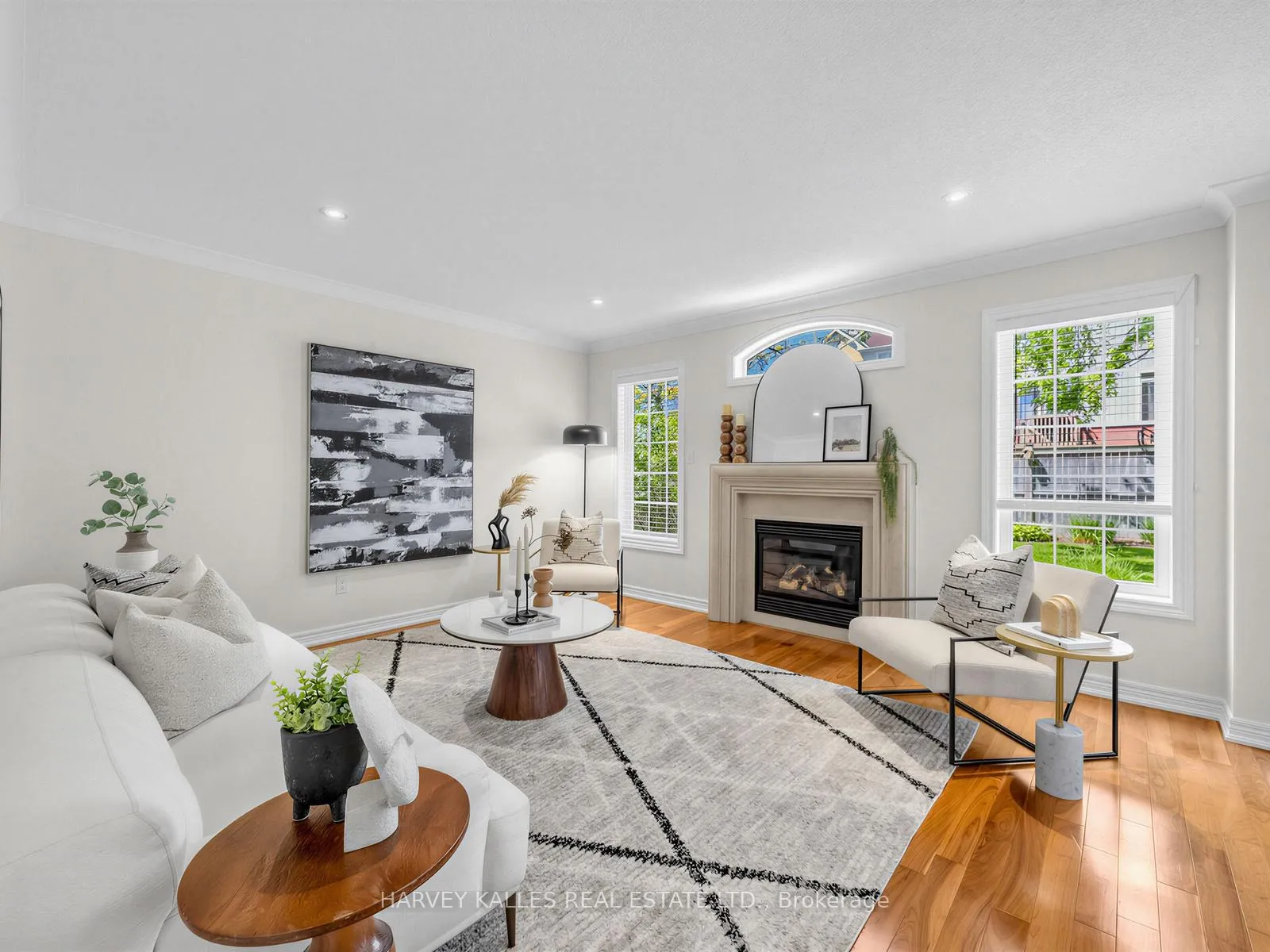 Photo 8 of 1636 Glenbourne Drive, Oshawa, Pinecrest — HOMEH