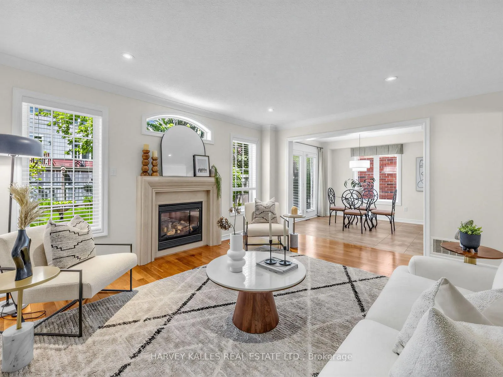 Photo 9 of 1636 Glenbourne Drive, Oshawa, Pinecrest — HOMEH