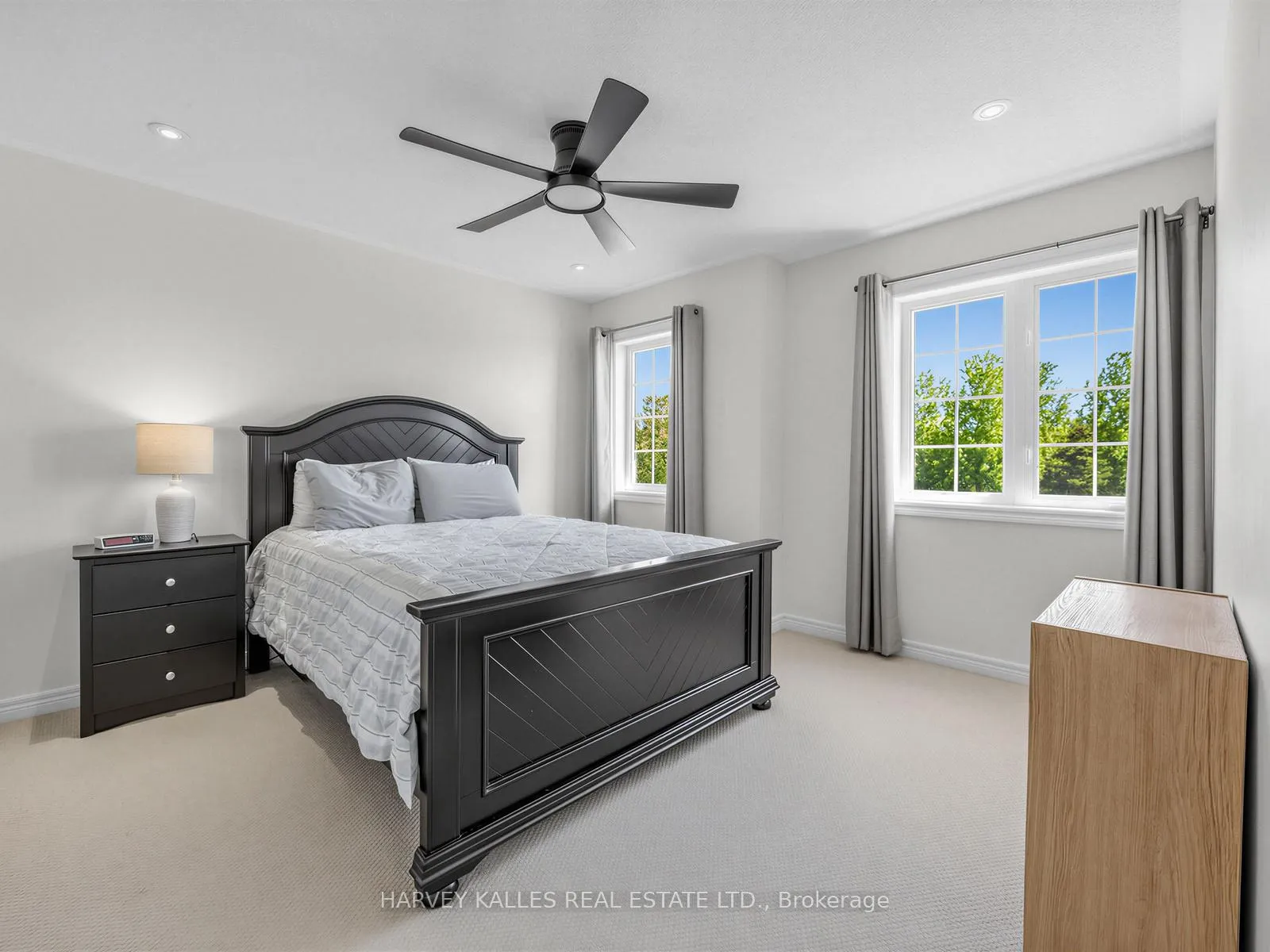Photo 13 of 1636 Glenbourne Drive, Oshawa, Pinecrest — HOMEH