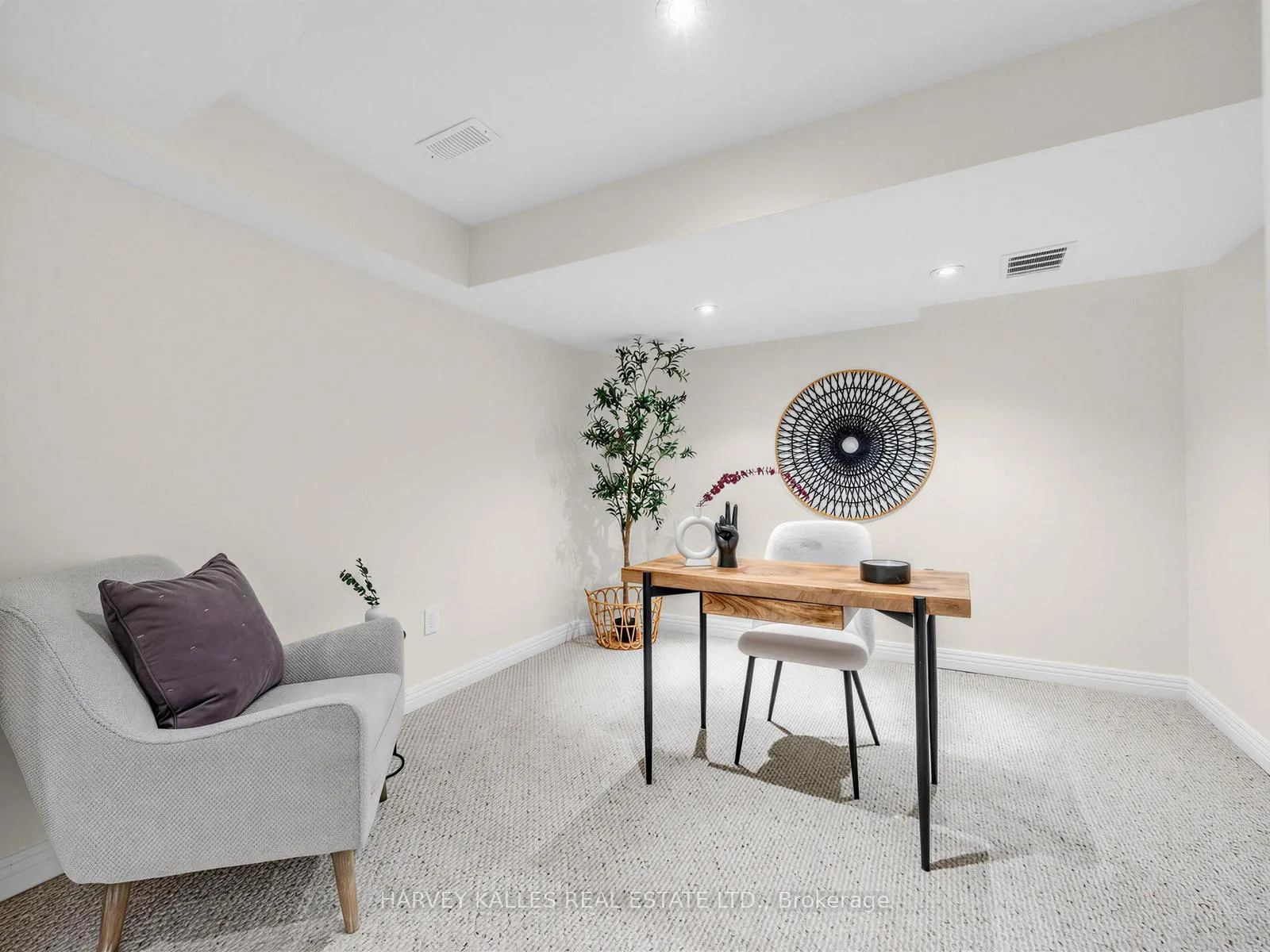 Photo 17 of 1636 Glenbourne Drive, Oshawa, Pinecrest — HOMEH