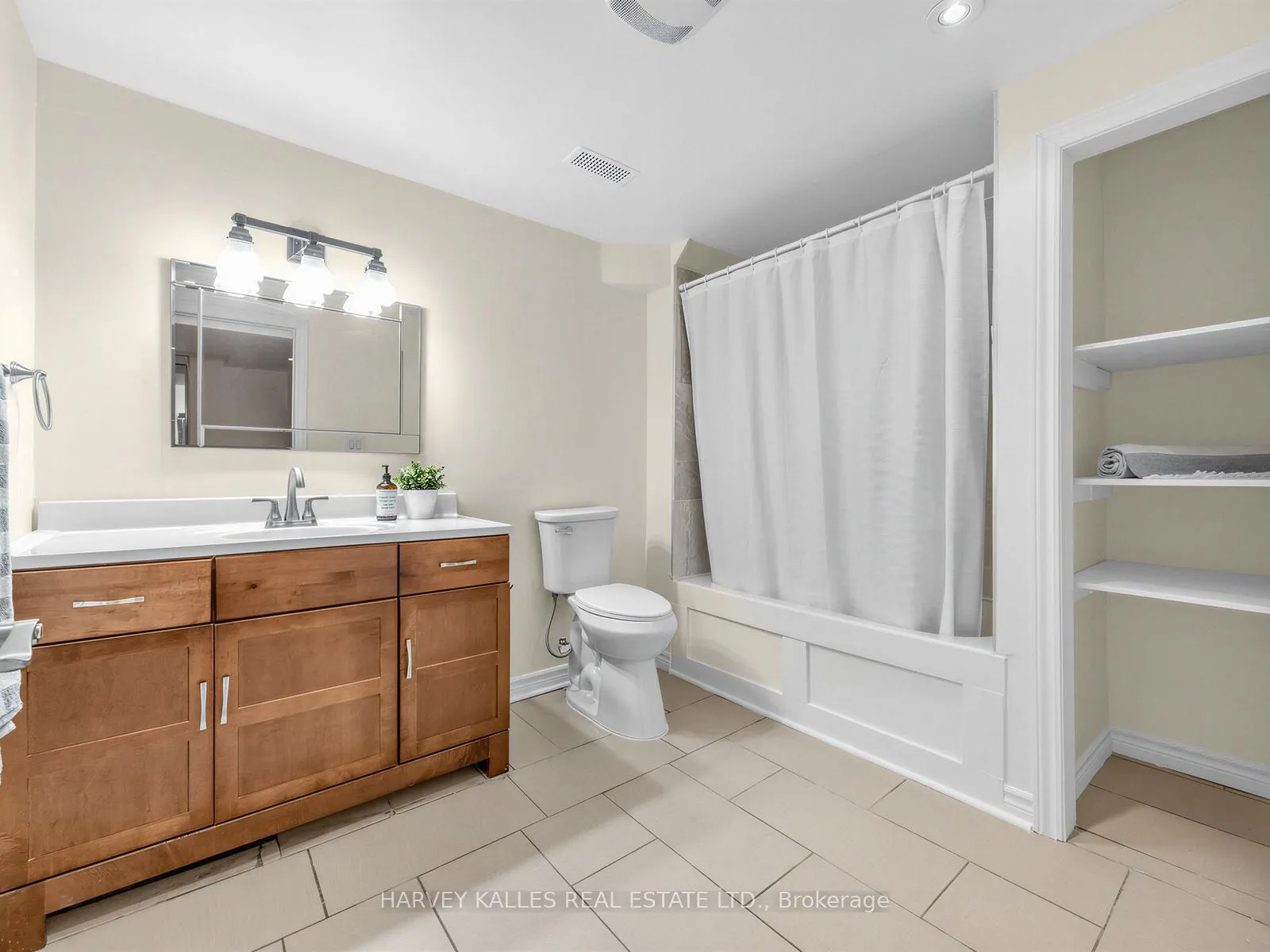 Photo 19 of 1636 Glenbourne Drive, Oshawa, Pinecrest — HOMEH