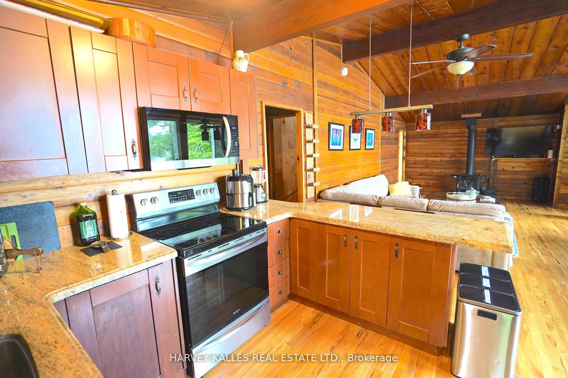 Photo 7 of 83 Pinetree Road, Gravenhurst, Muskoka (S) — HOMEH