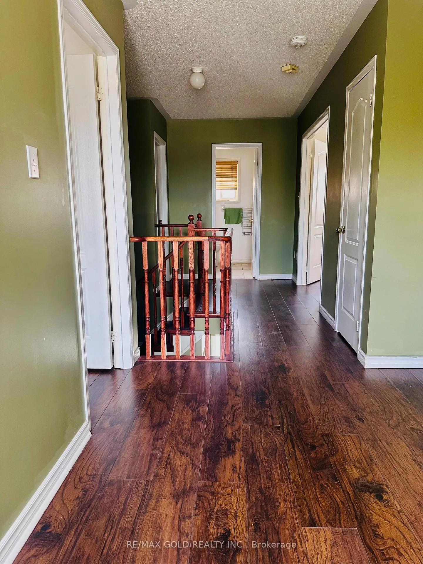 Photo 5 of 55 Linderwood Drive, Brampton, Fletcher's Meadow — HOMEH