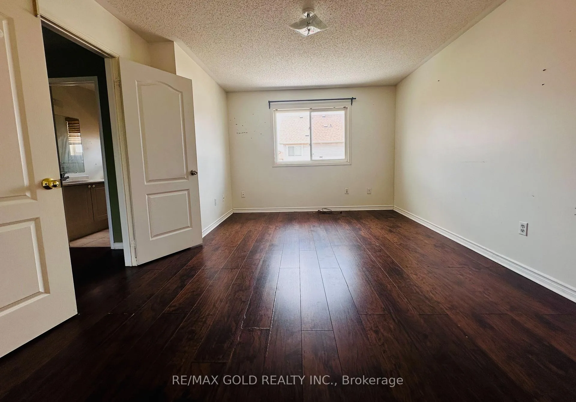 Photo 6 of 55 Linderwood Drive, Brampton, Fletcher's Meadow — HOMEH