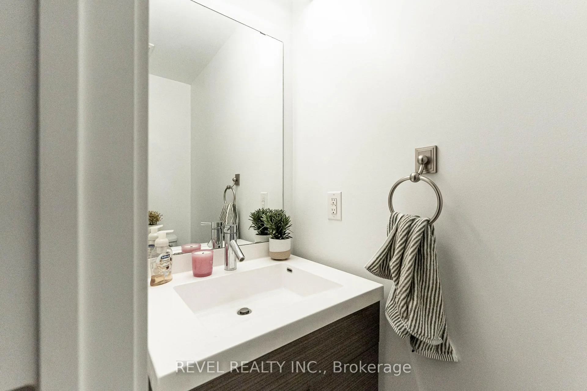 Photo 16 of Unit 114, 1401 Plains Road E, Burlington, Freeman — HOMEH