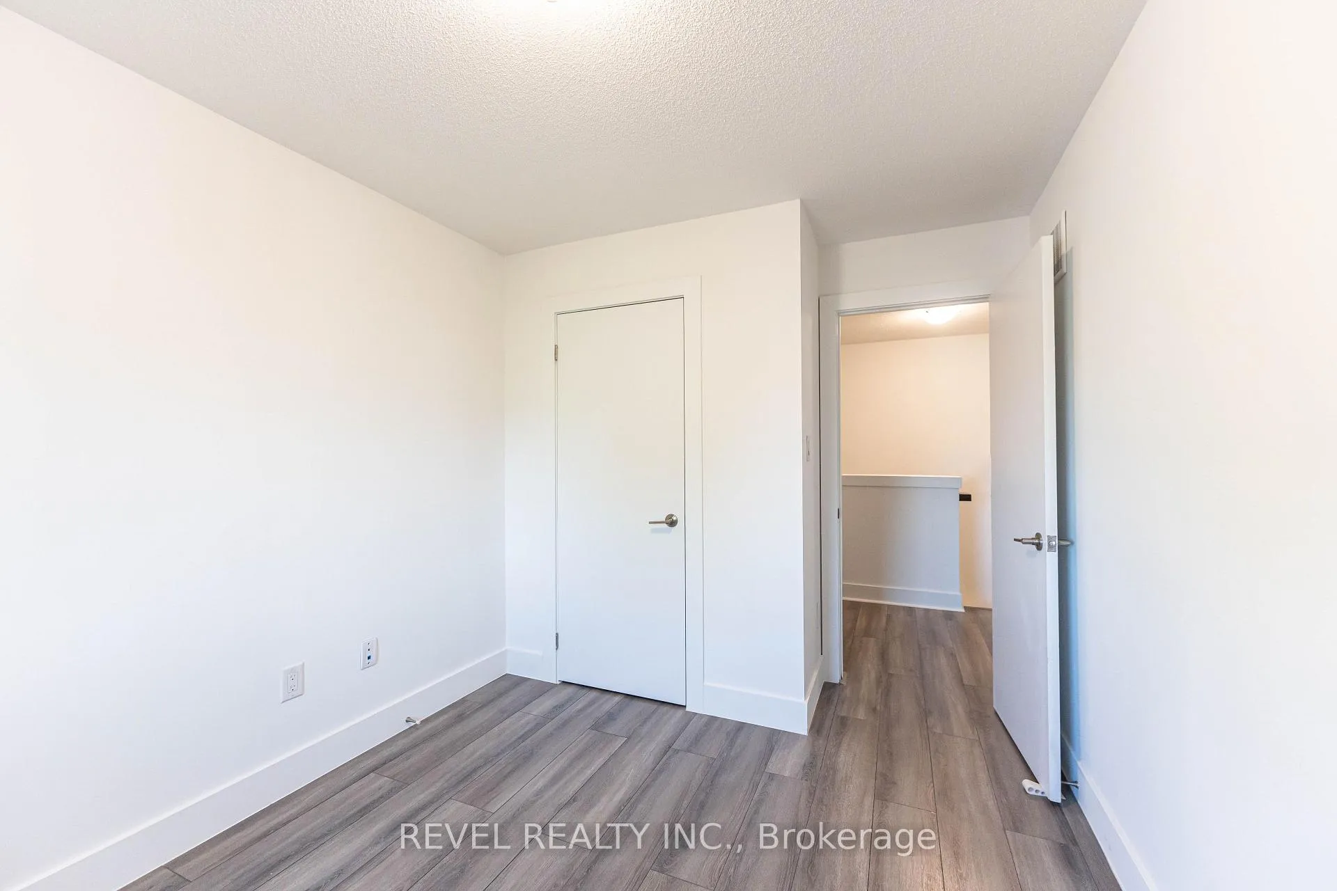 Photo 19 of Unit 114, 1401 Plains Road E, Burlington, Freeman — HOMEH
