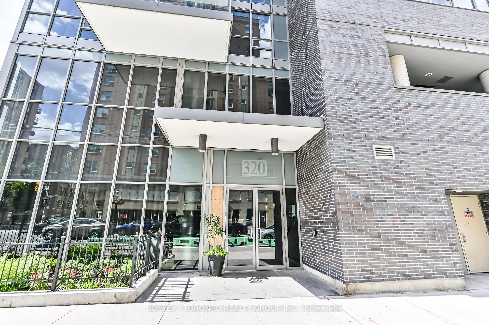 Photo 4 of Unit 1519, 320 Richmond Street E, Toronto, Moss Park — HOMEH