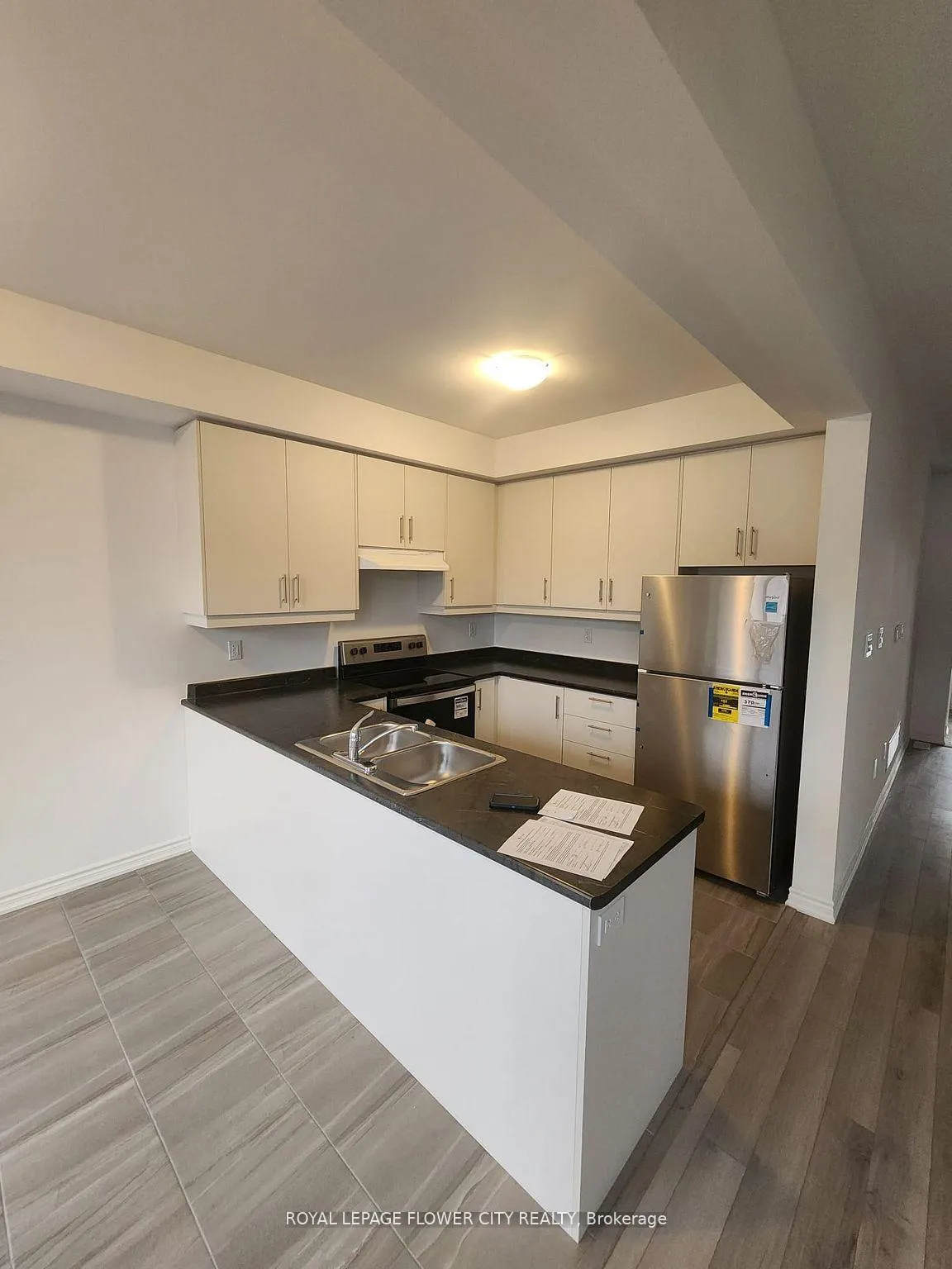 Photo 6 of 7432 Baycrest Common, Niagara Falls, Oldfield — HOMEH