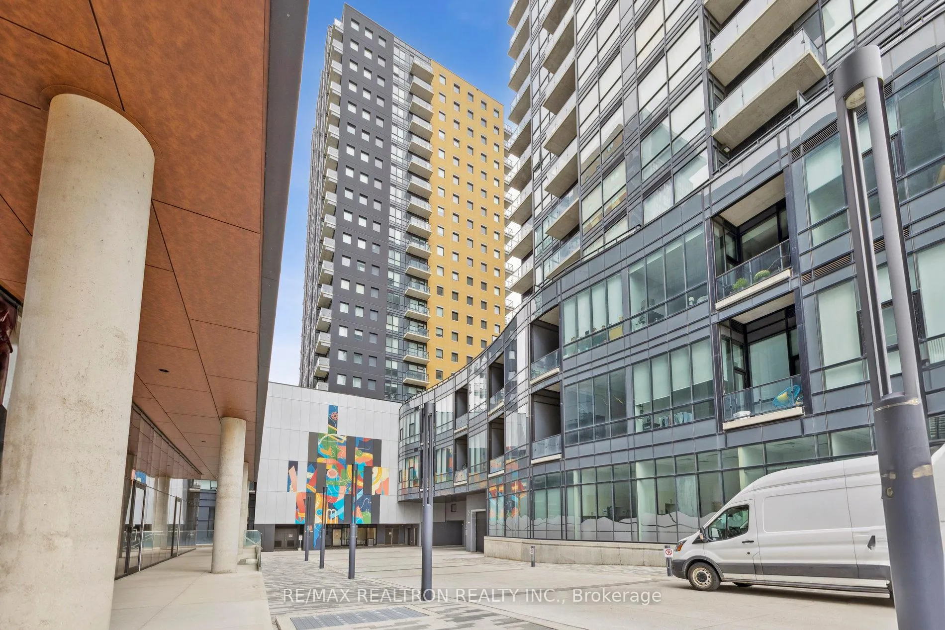 Photo 2 of Unit 1310, 104 Garment Street, Kitchener — HOMEH