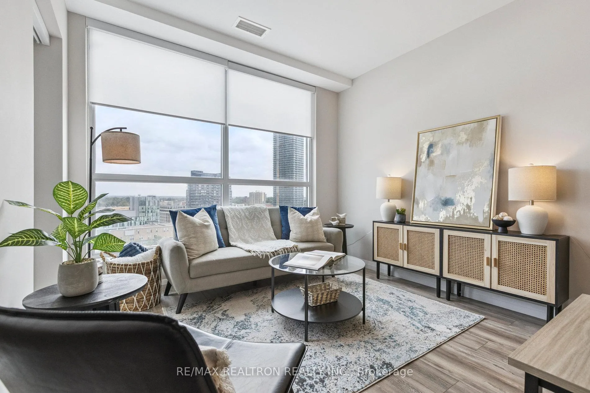 Photo 6 of Unit 1310, 104 Garment Street, Kitchener — HOMEH