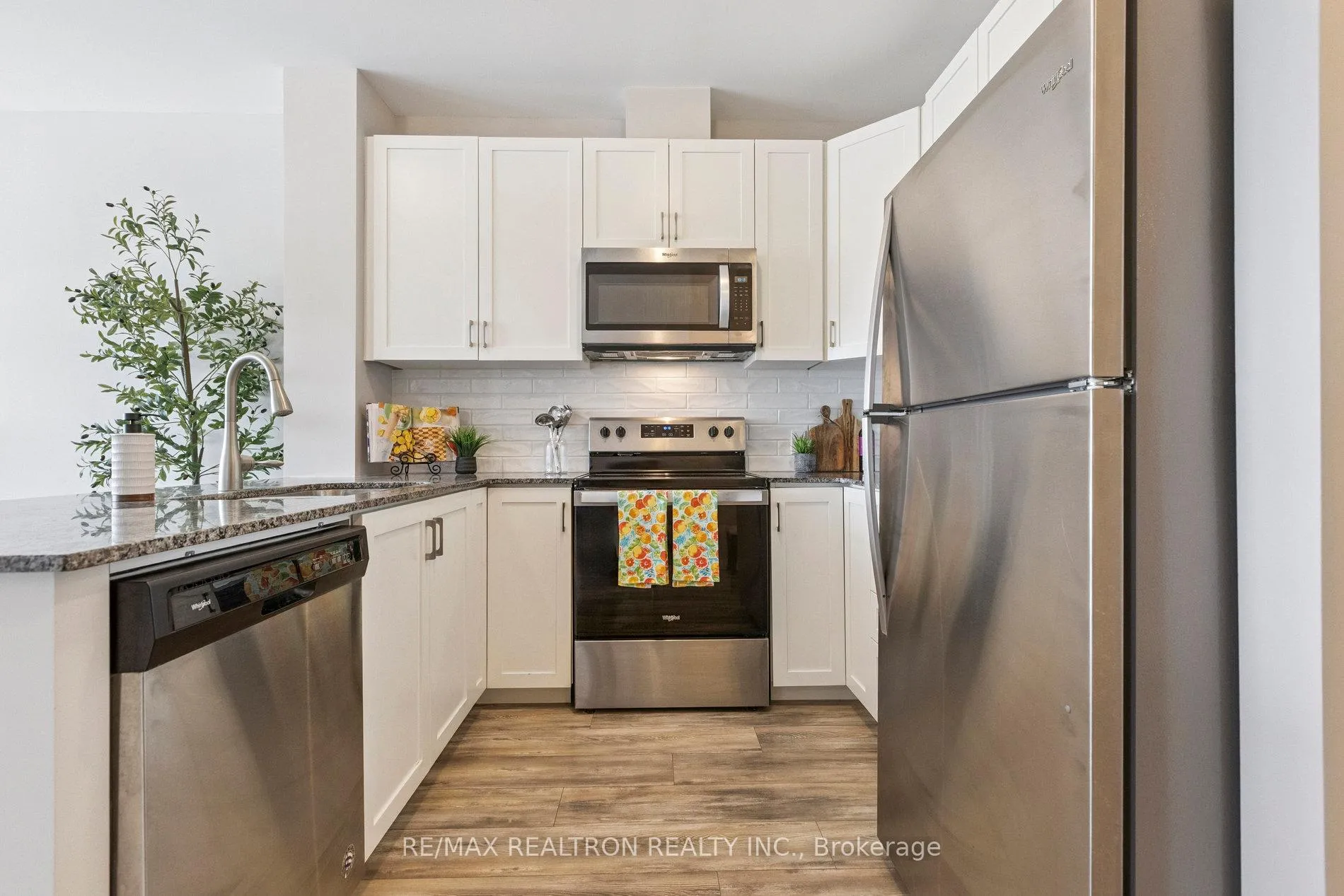 Photo 13 of Unit 1310, 104 Garment Street, Kitchener — HOMEH
