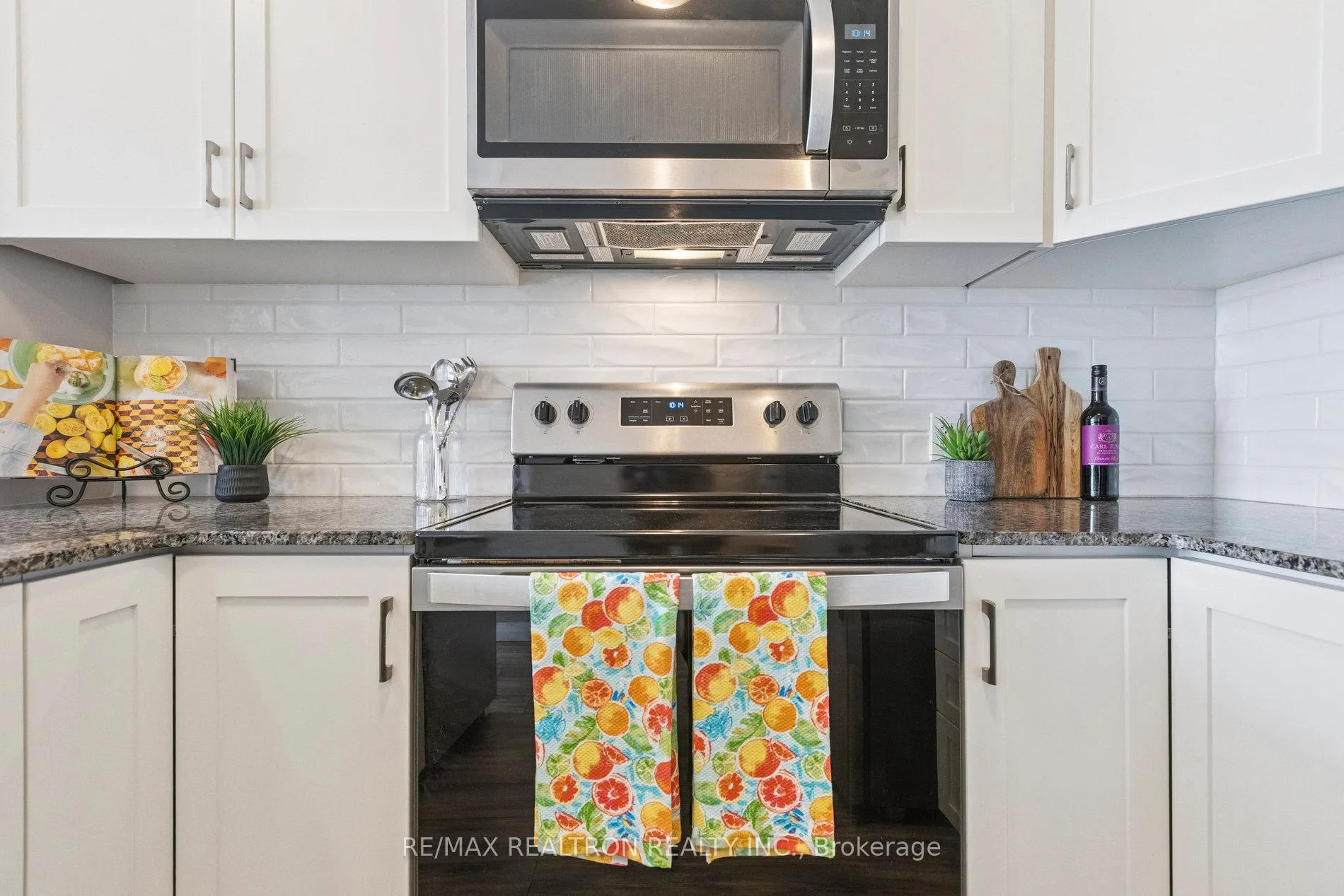 Photo 14 of Unit 1310, 104 Garment Street, Kitchener — HOMEH