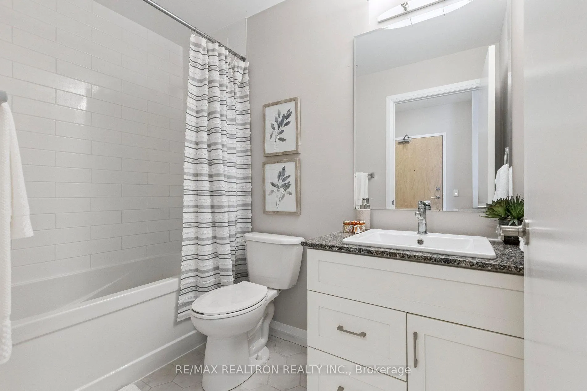 Photo 27 of Unit 1310, 104 Garment Street, Kitchener — HOMEH