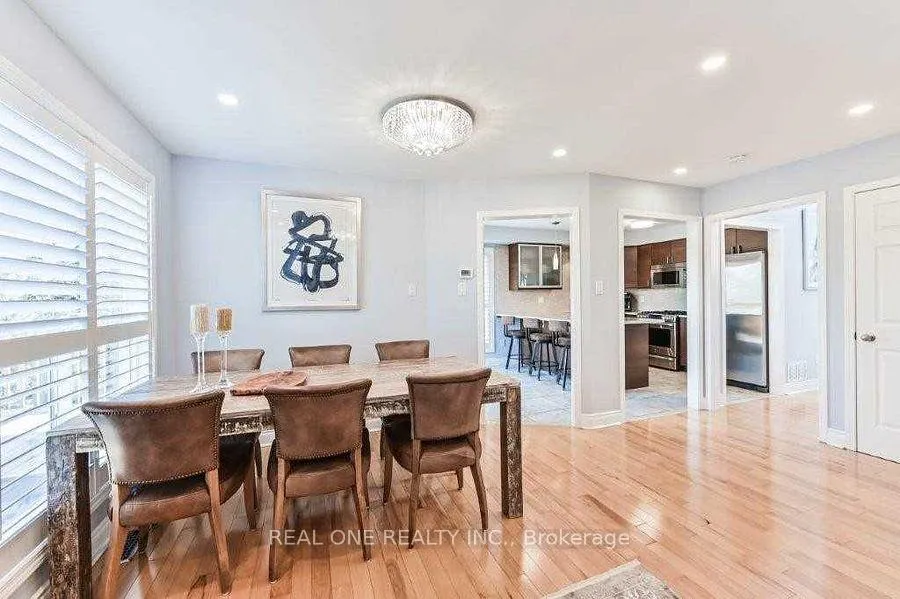 Photo 6 of 2380 Guildstone Crescent, Oakville, West Oak Trails — HOMEH