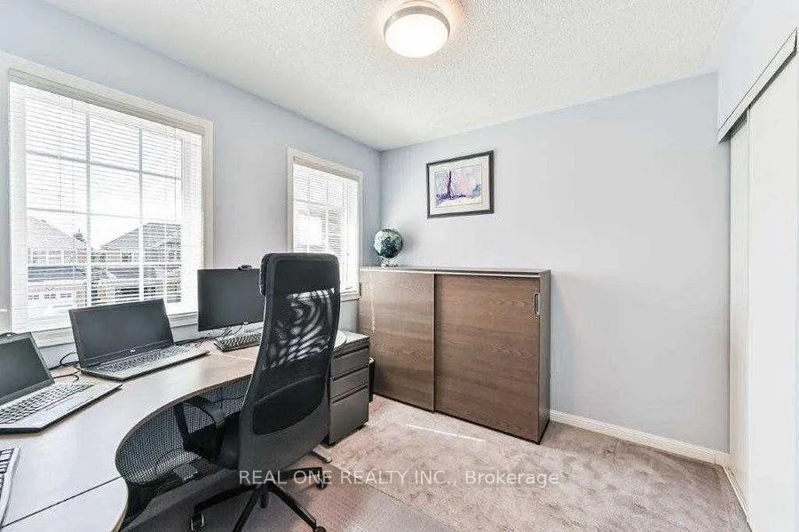 Photo 12 of 2380 Guildstone Crescent, Oakville, West Oak Trails — HOMEH
