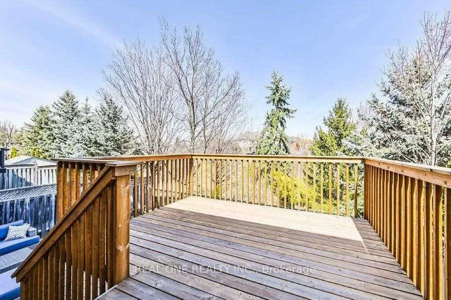 Photo 15 of 2380 Guildstone Crescent, Oakville, West Oak Trails — HOMEH