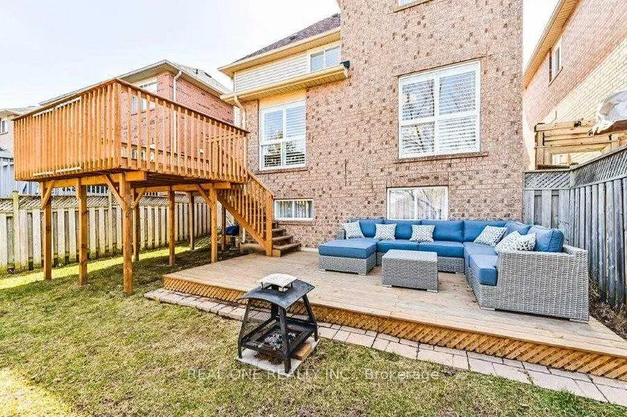 Photo 17 of 2380 Guildstone Crescent, Oakville, West Oak Trails — HOMEH