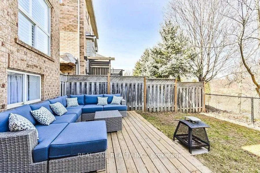 Photo 18 of 2380 Guildstone Crescent, Oakville, West Oak Trails — HOMEH
