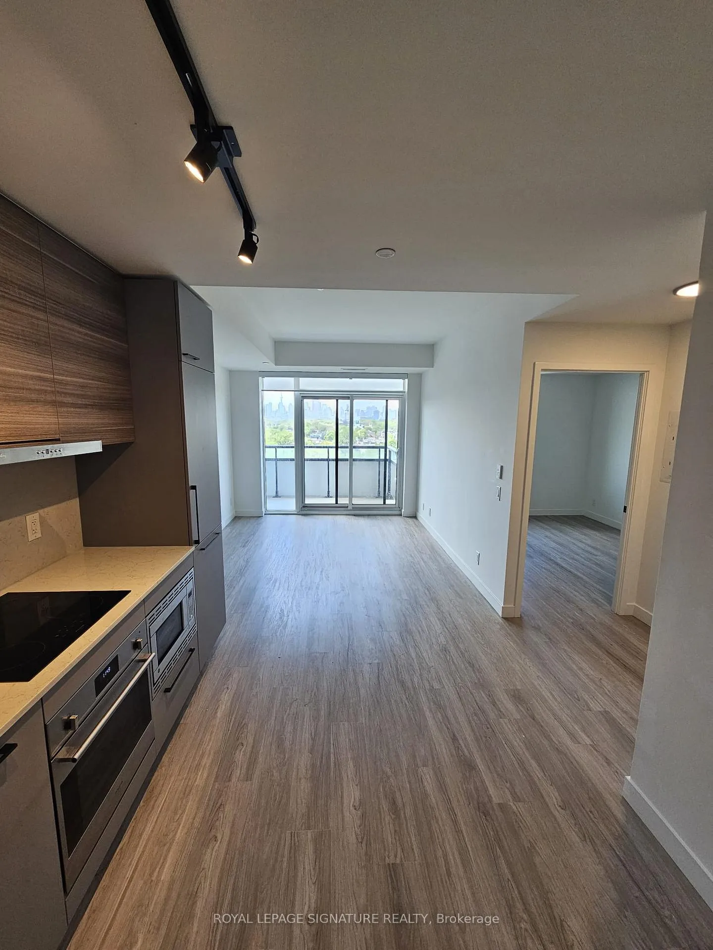 Photo 2 of Unit 913, 1050 Eastern Avenue, Toronto, Greenwood-Coxwell — HOMEH