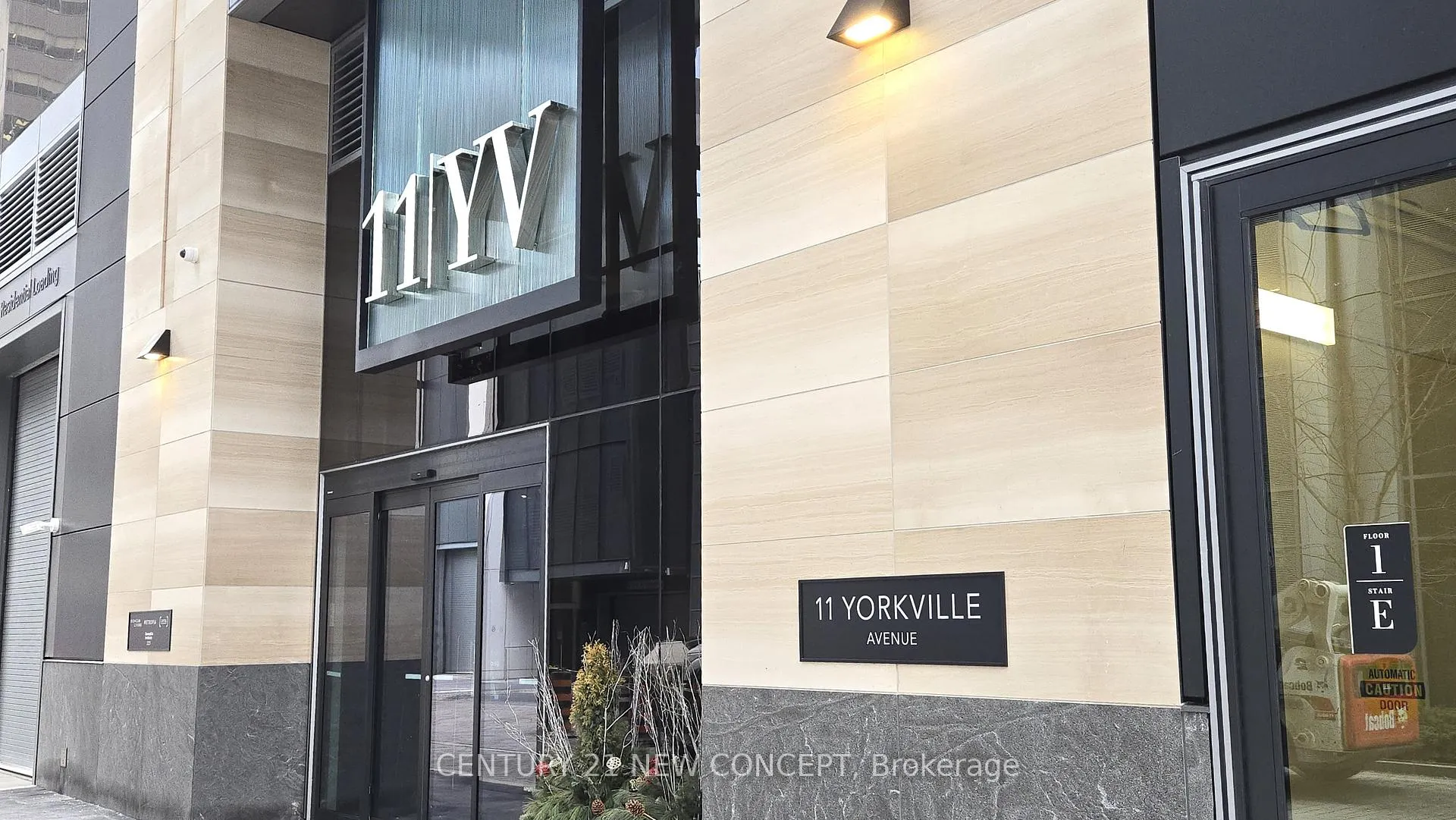 Front of Unit 5602, 11 Yorkville Avenue