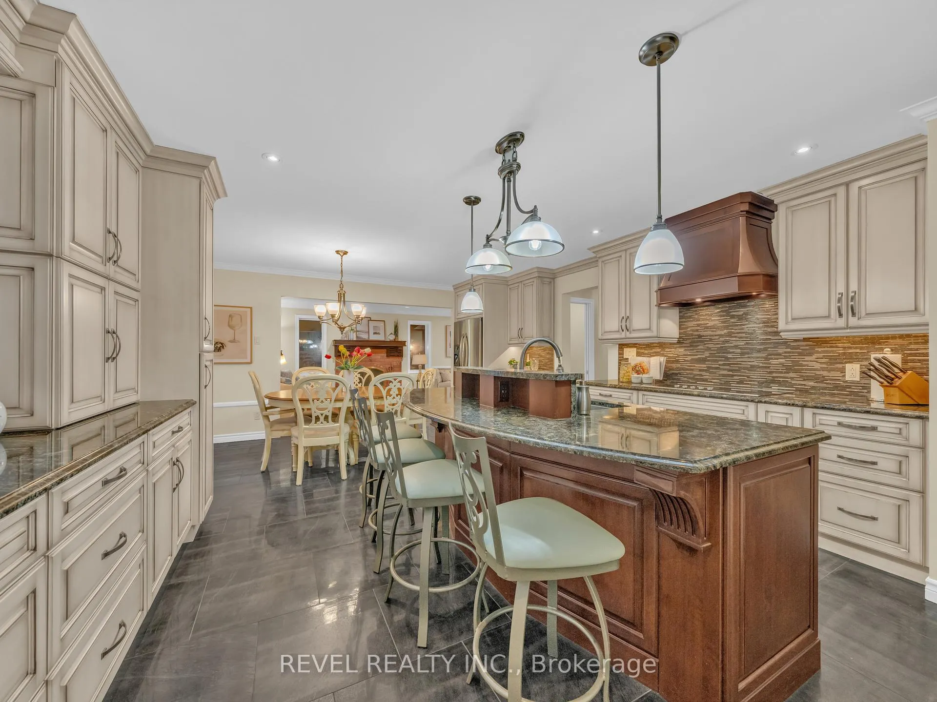 Photo 12 of 11 Cramar Crescent, Chatham-Kent, SW — HOMEH
