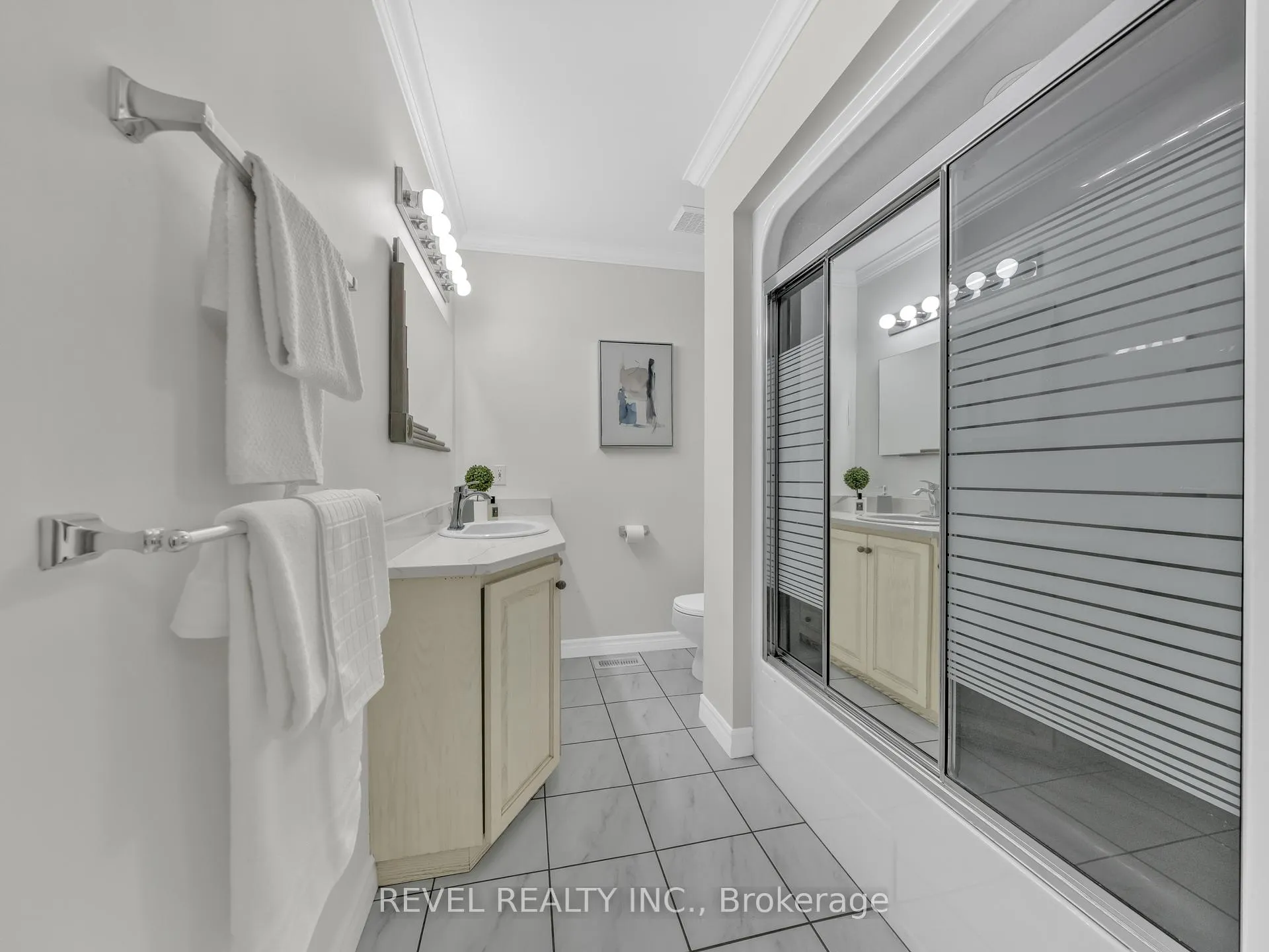 Photo 24 of 11 Cramar Crescent, Chatham-Kent, SW — HOMEH