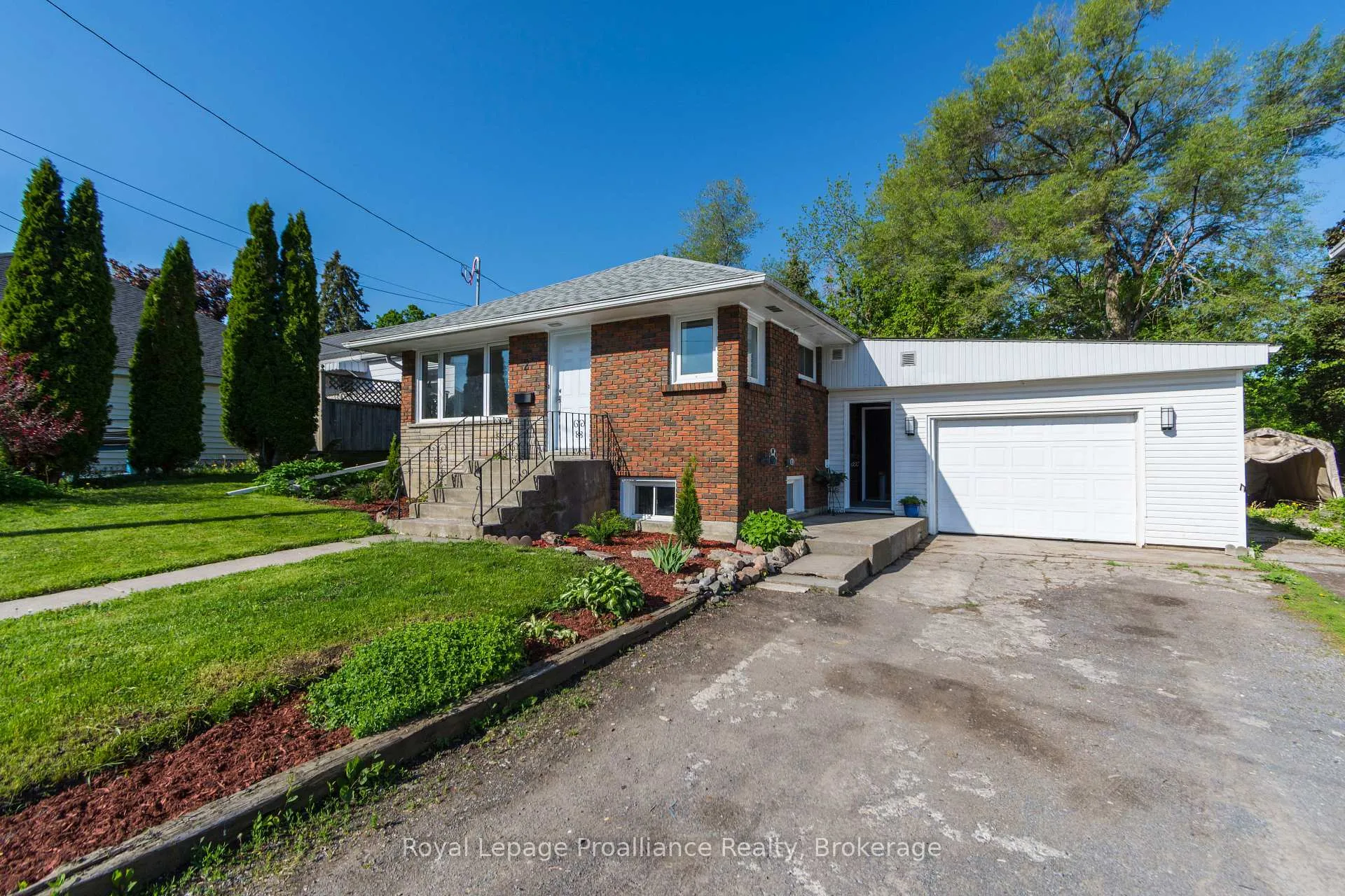 Photo 3 of 2 Bettes Street, Belleville, Belleville Ward — HOMEH