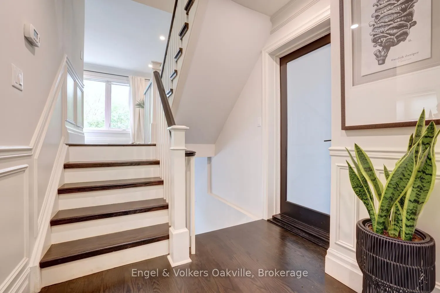Photo 5 of 266 Mohawk Road, Oakville, Bronte — HOMEH