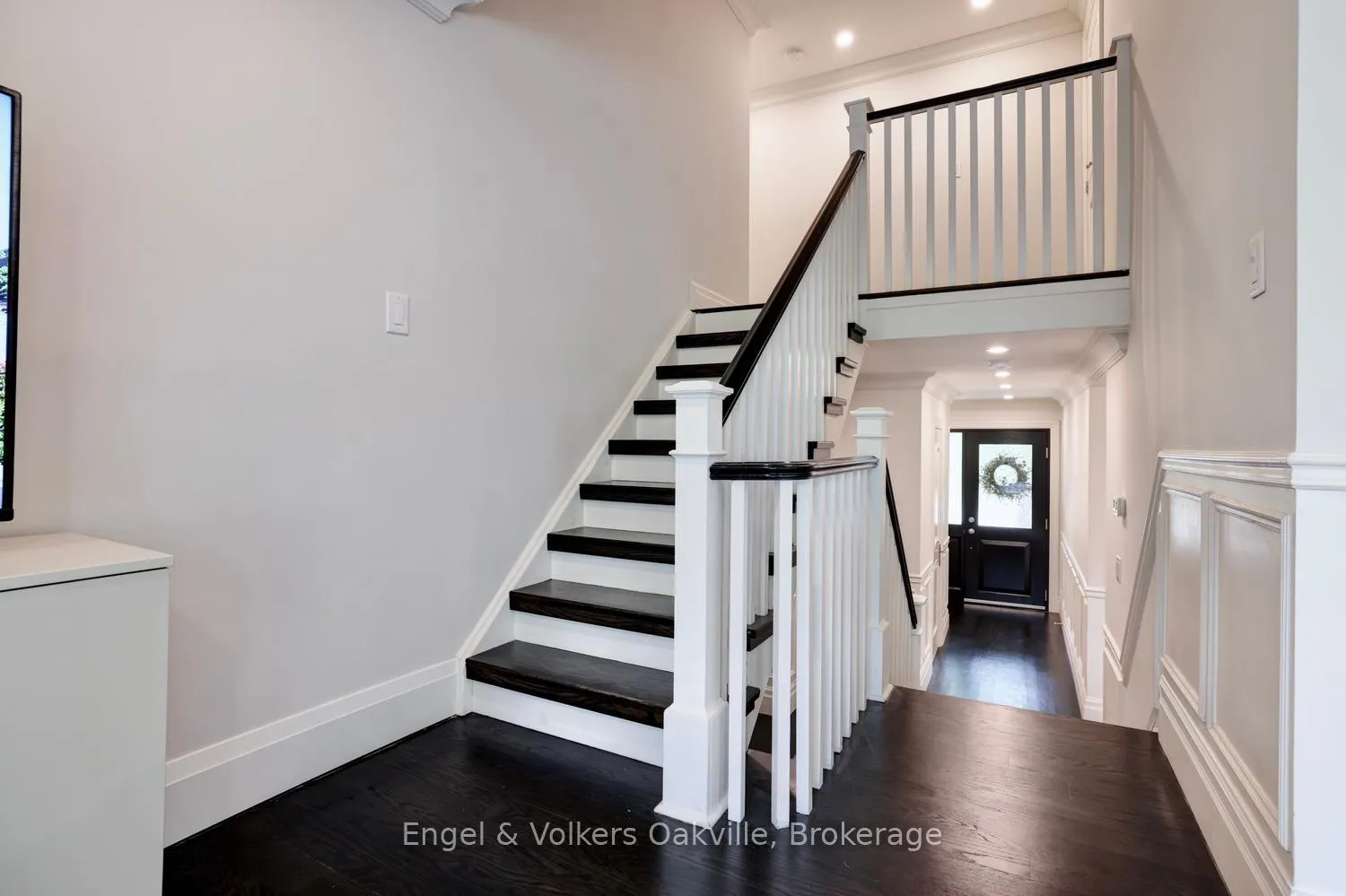 Photo 16 of 266 Mohawk Road, Oakville, Bronte — HOMEH