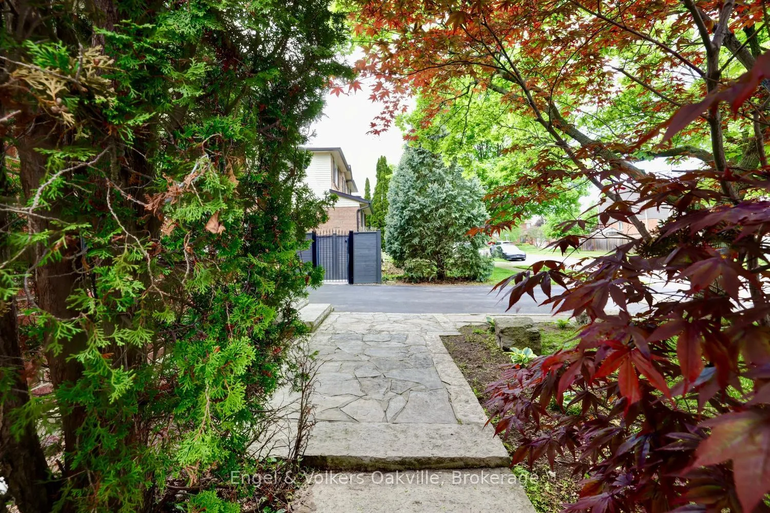 Photo 34 of 266 Mohawk Road, Oakville, Bronte — HOMEH