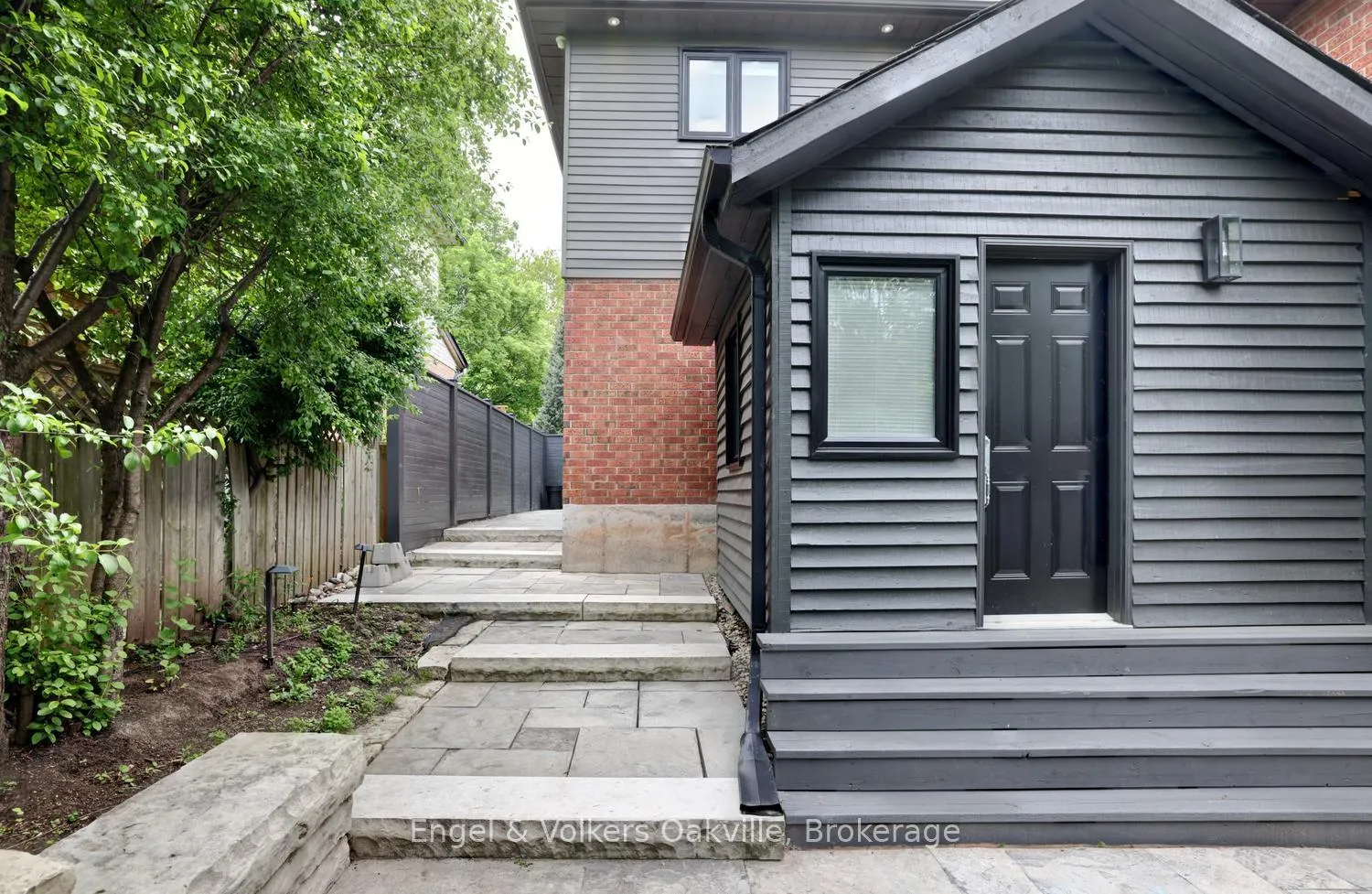 Photo 40 of 266 Mohawk Road, Oakville, Bronte — HOMEH