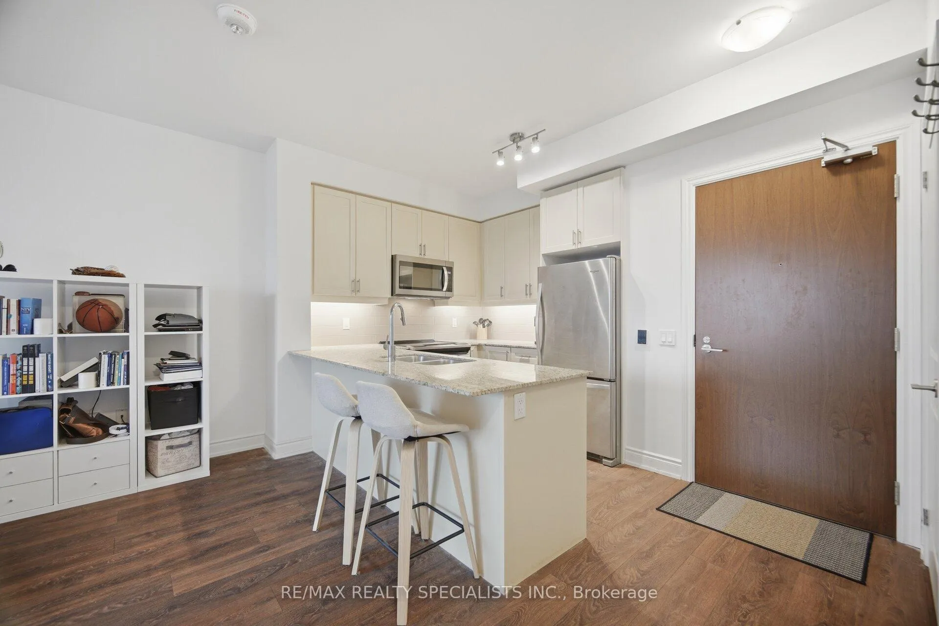 Photo 7 of Unit 405, 1050 Main Street E, Milton, Dempsey — HOMEH