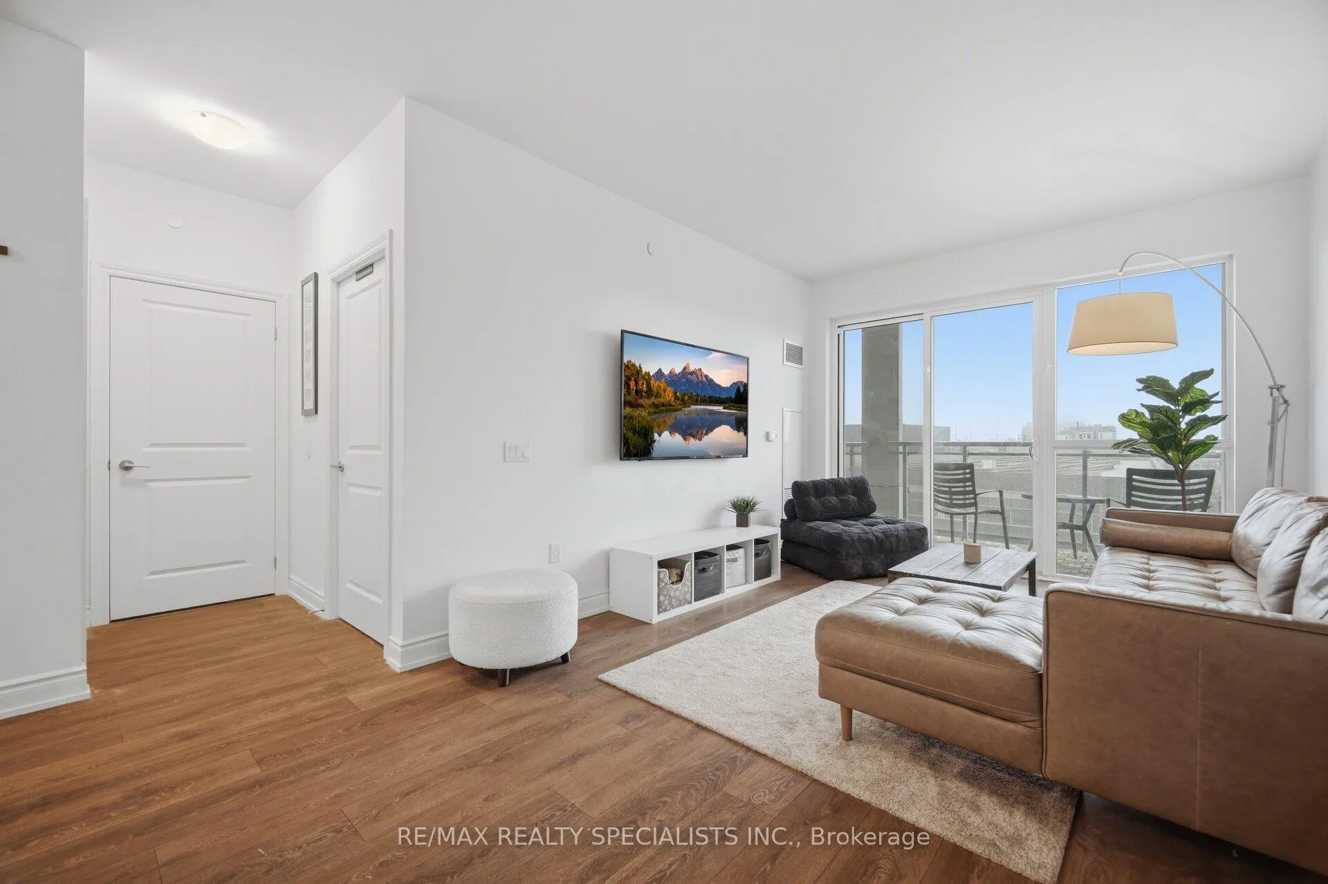 Photo 11 of Unit 405, 1050 Main Street E, Milton, Dempsey — HOMEH
