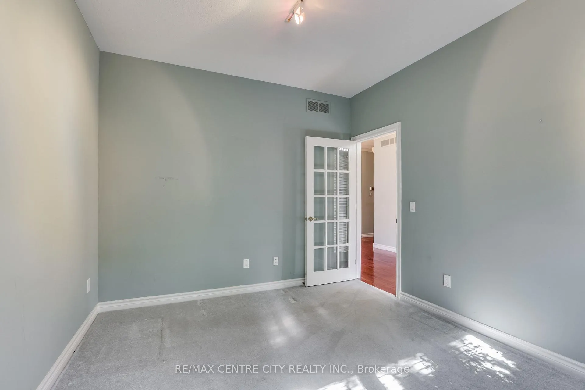 Photo 12 of Unit 68, 1040 Riverside Drive, London, North Q — HOMEH