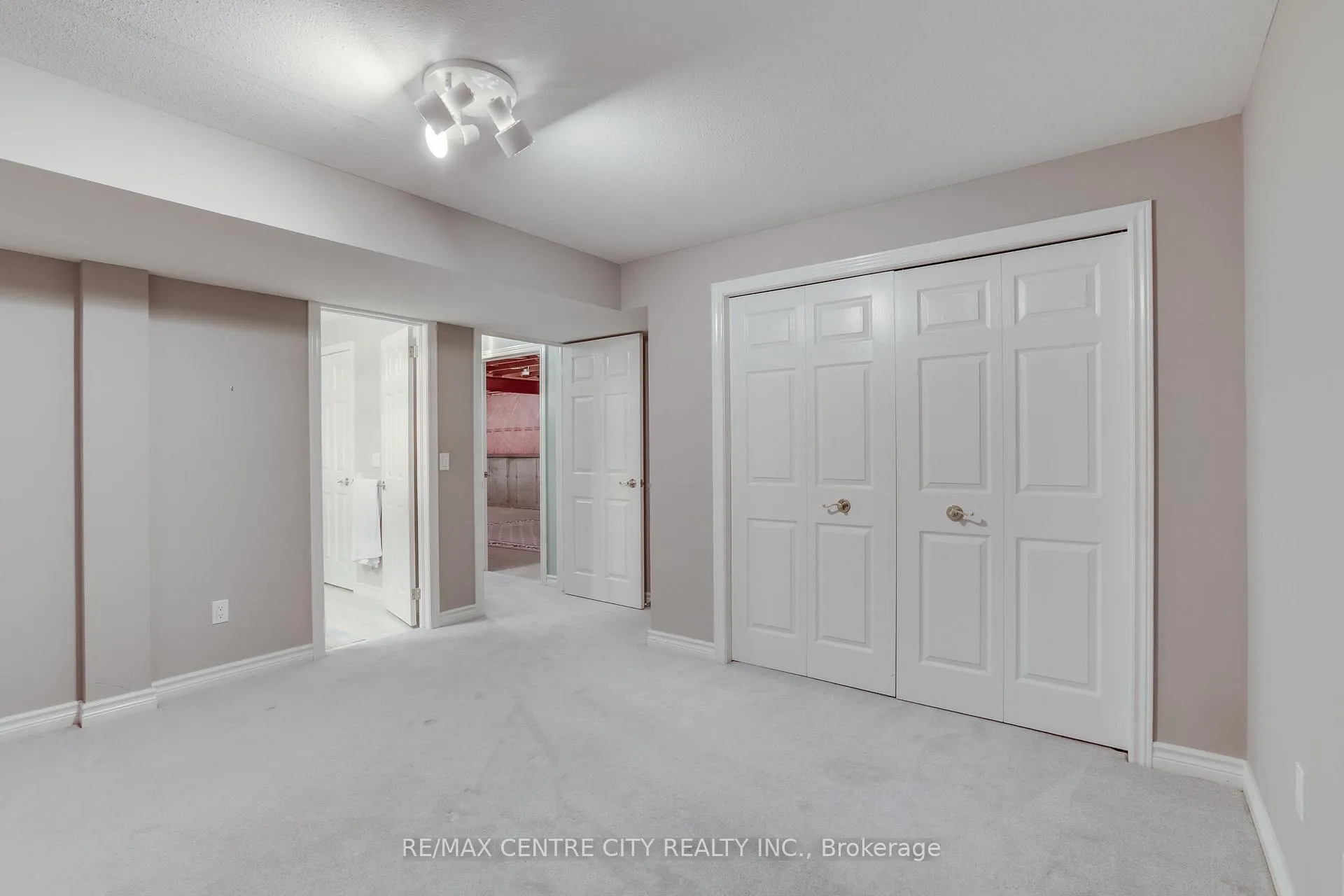 Photo 37 of Unit 68, 1040 Riverside Drive, London, North Q — HOMEH