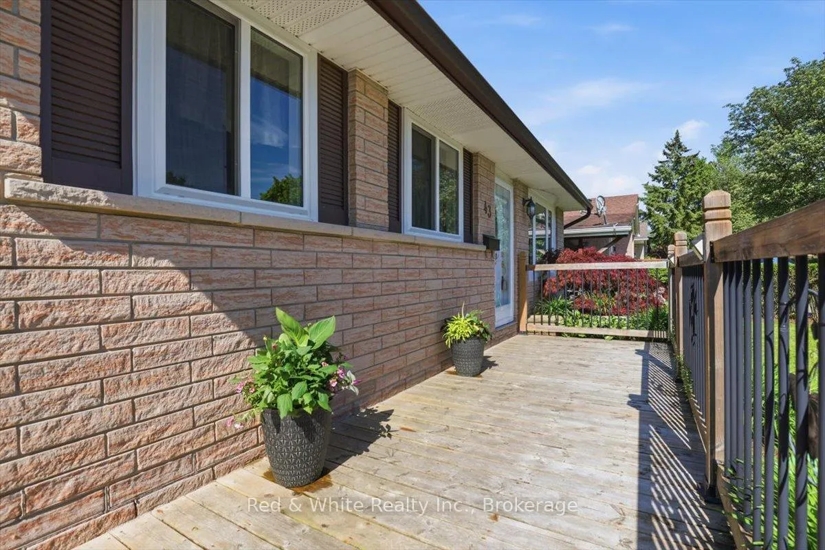Photo 4 of 43 Mcilwraith Crescent, Guelph, Grange Road — HOMEH