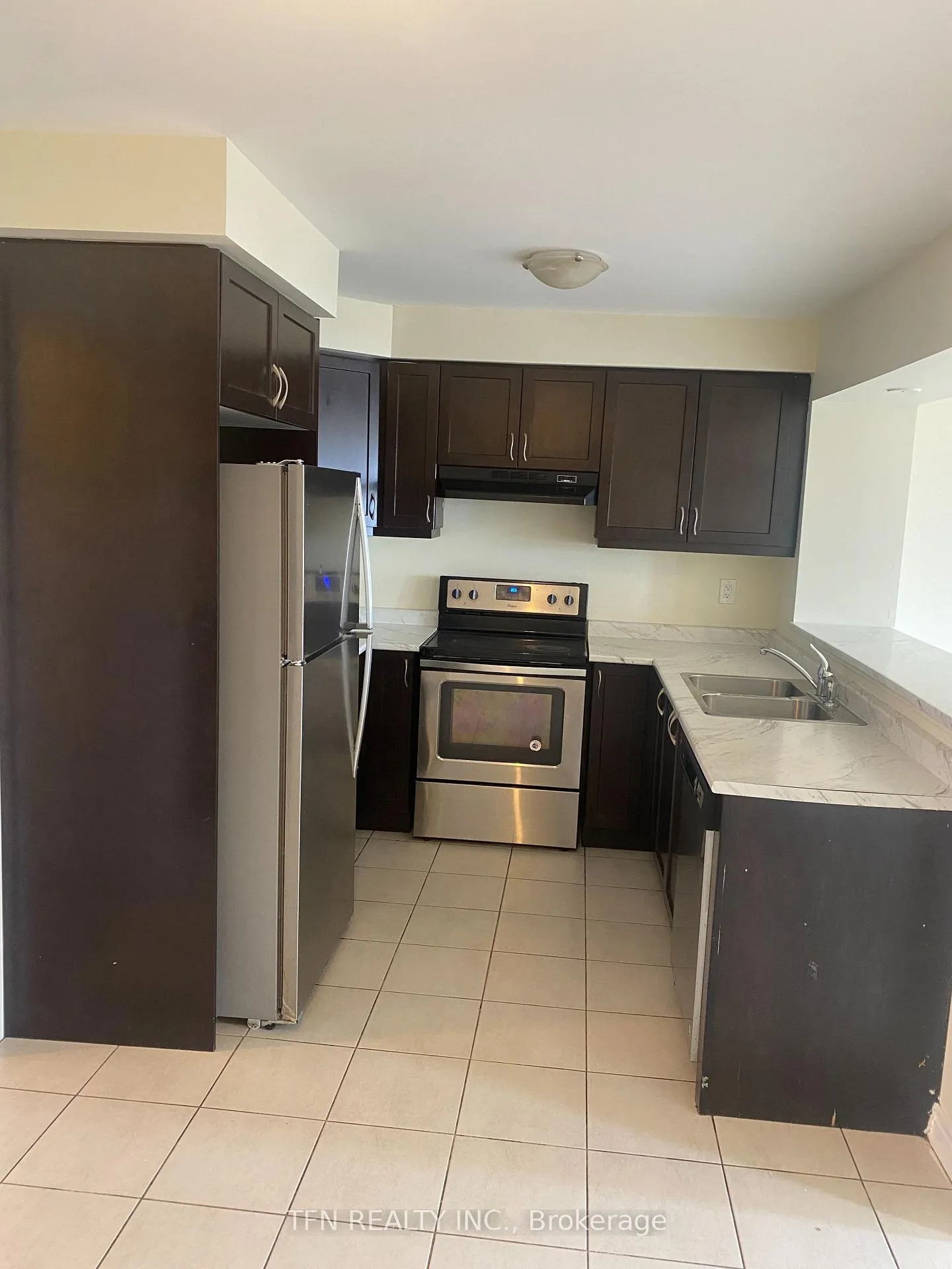 Photo 3 of 63 Baycliffe Crescent, Brampton, Northwest Brampton — HOMEH