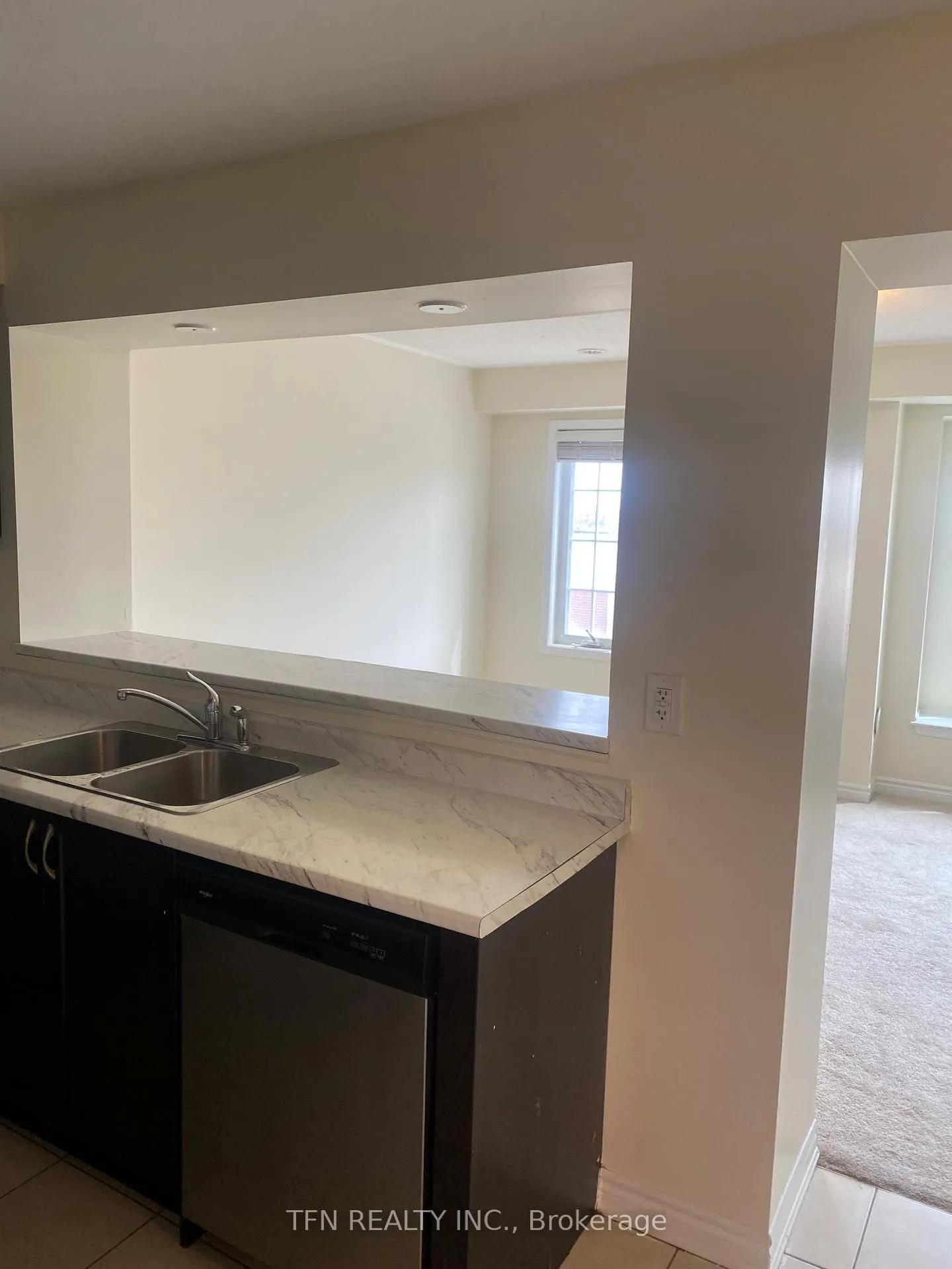 Photo 4 of 63 Baycliffe Crescent, Brampton, Northwest Brampton — HOMEH