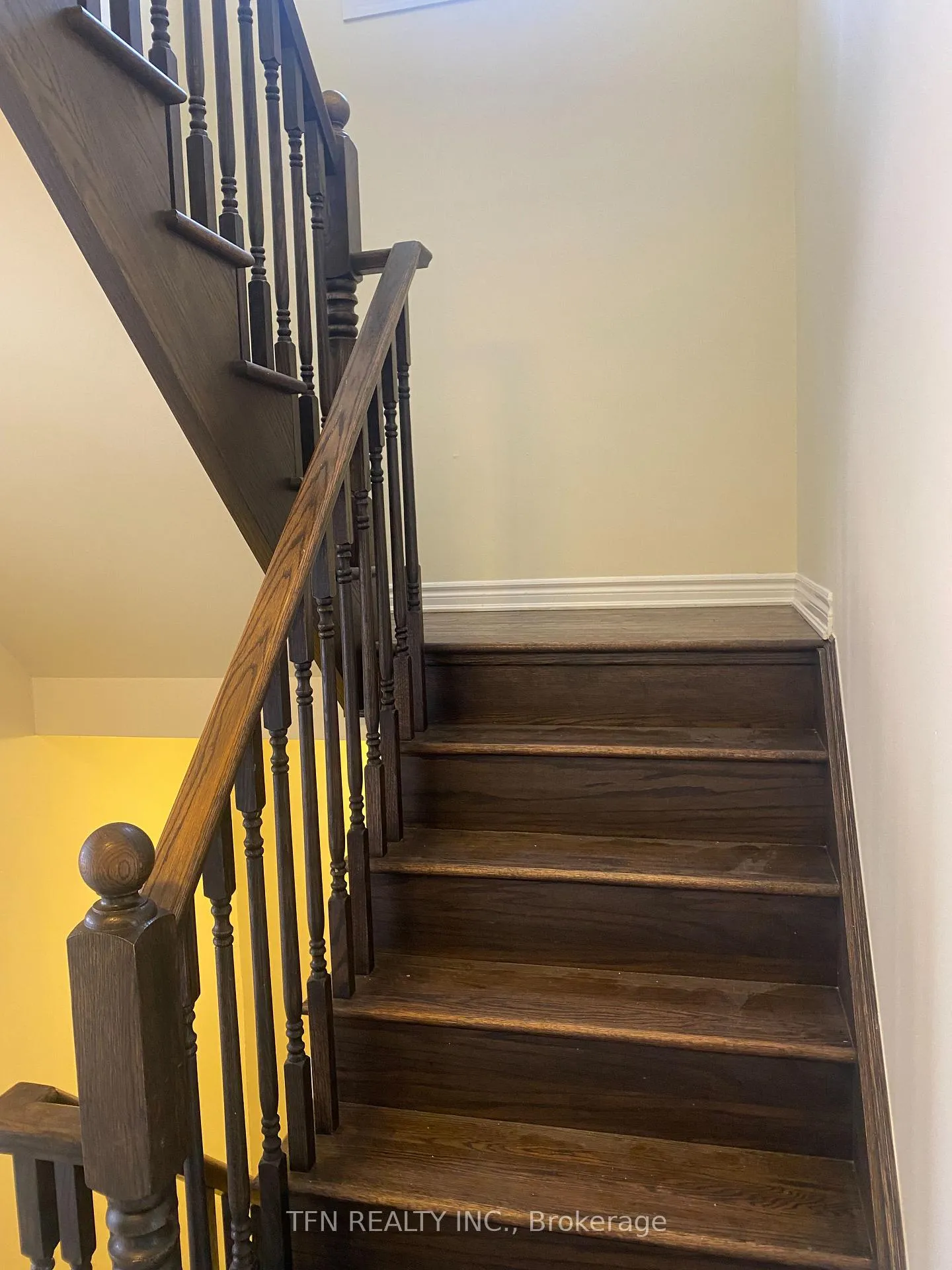 Photo 5 of 63 Baycliffe Crescent, Brampton, Northwest Brampton — HOMEH