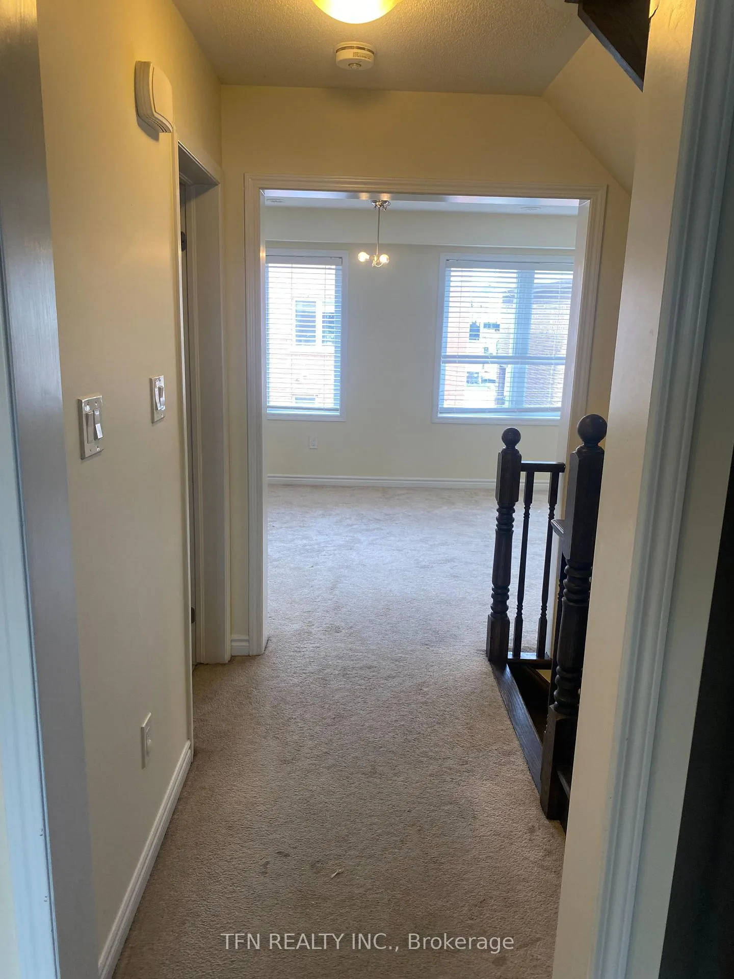 Photo 7 of 63 Baycliffe Crescent, Brampton, Northwest Brampton — HOMEH
