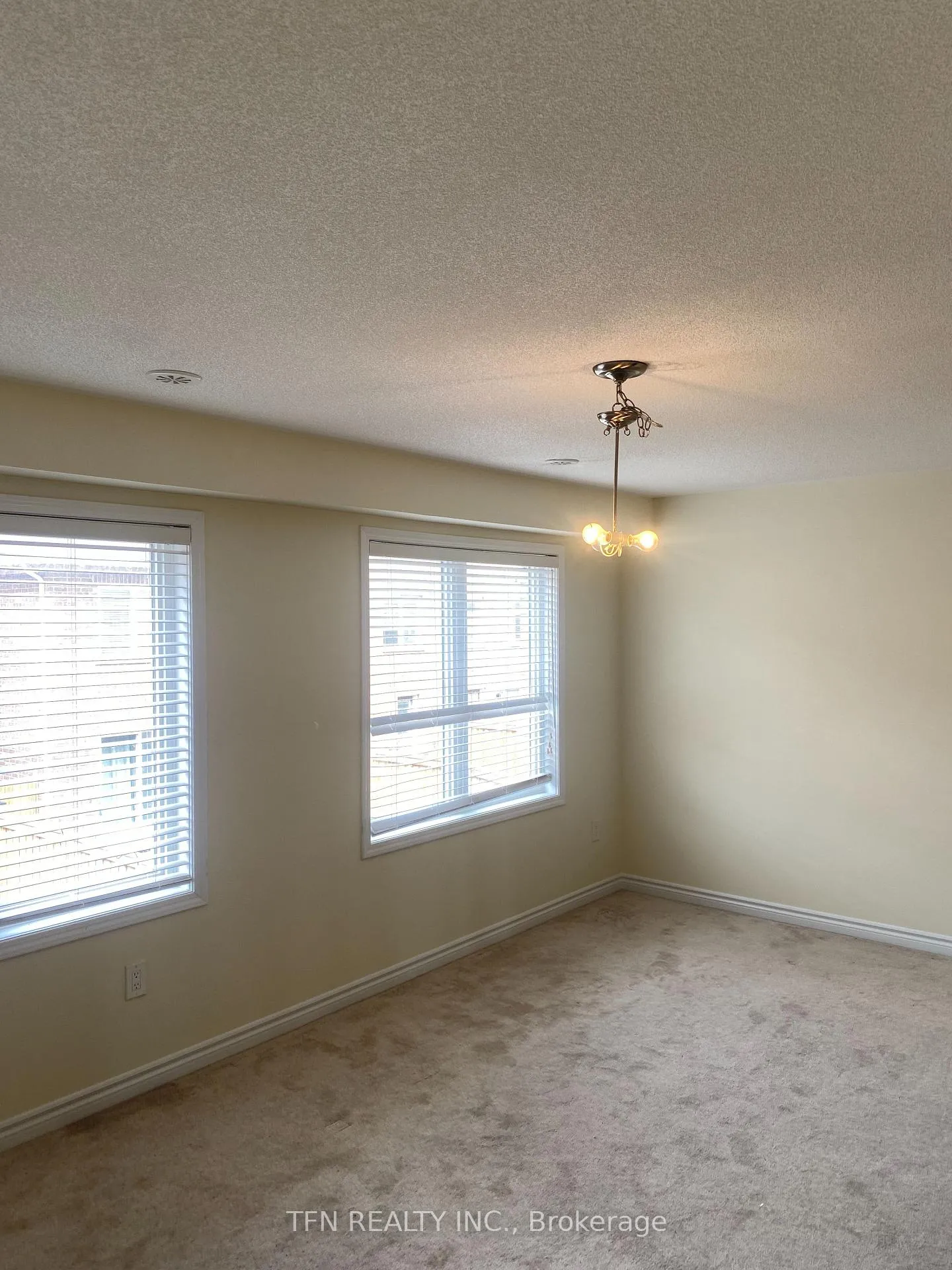Photo 9 of 63 Baycliffe Crescent, Brampton, Northwest Brampton — HOMEH