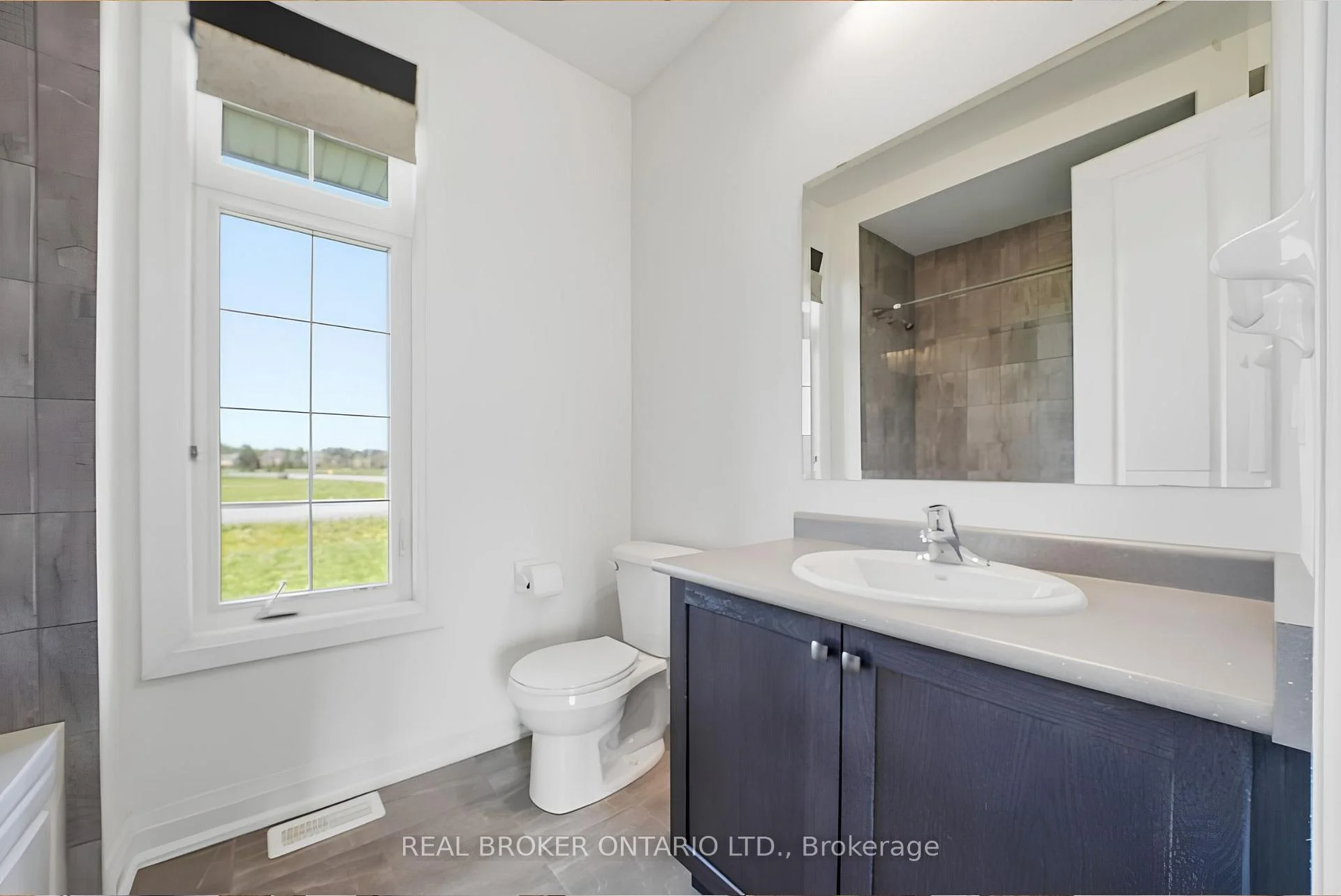 Photo 29 of 28 Wellers Way, Quinte West, Murray Ward — HOMEH