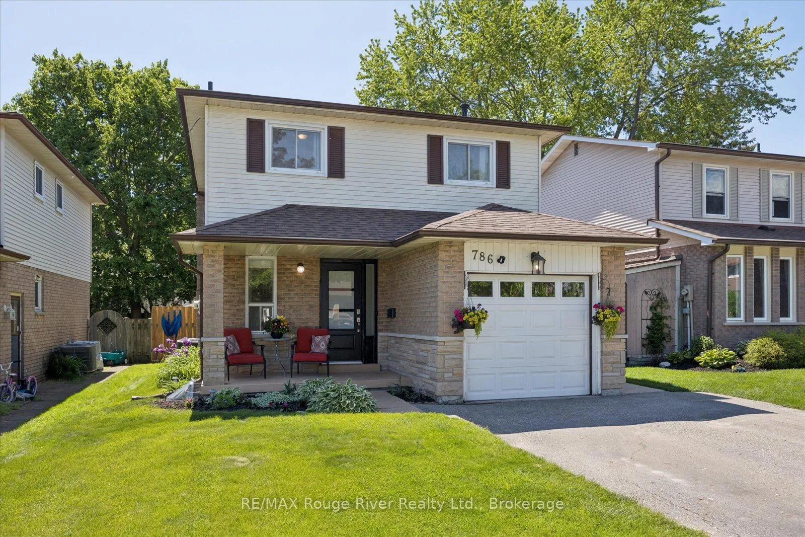 Front of 786 Greenbriar Drive