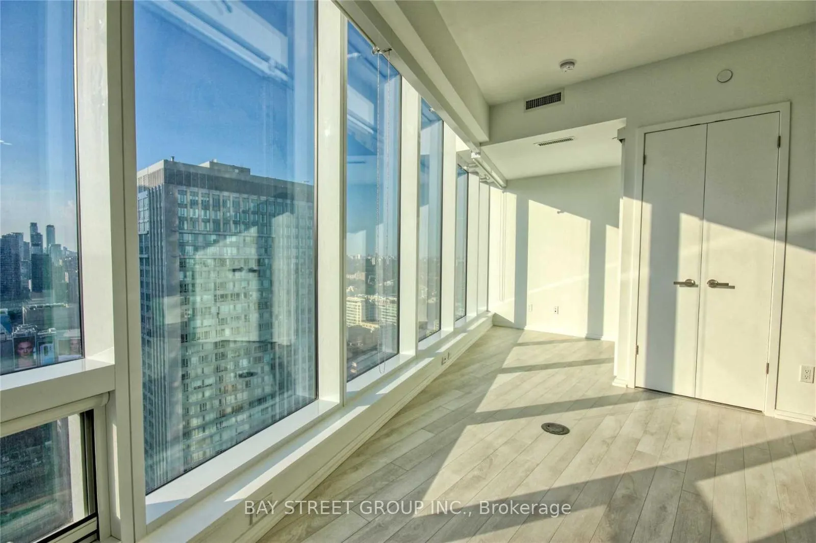 Photo 5 of Unit 3313, 197 Yonge Street, Toronto, Church-Yonge Corridor — HOMEH