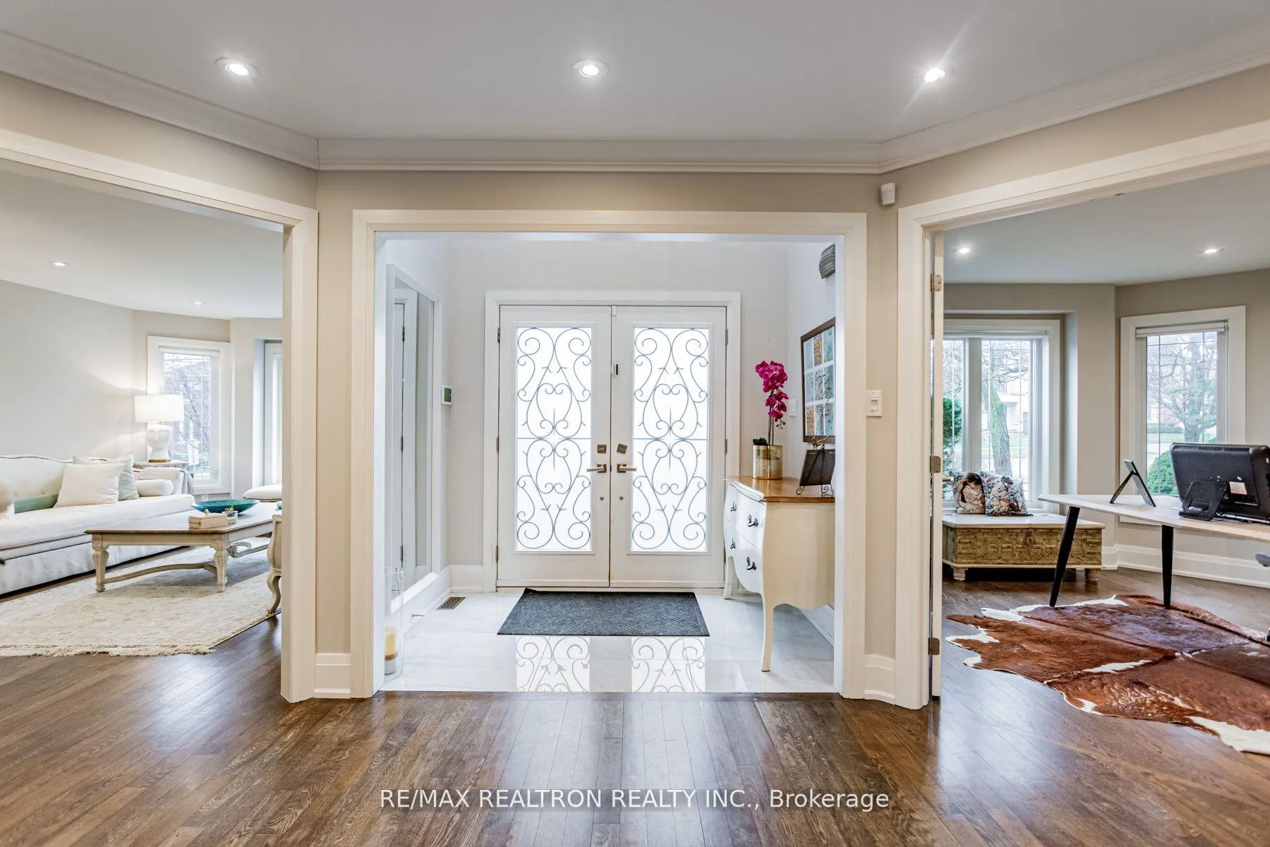 Photo 4 of 442 Mill Street, Richmond Hill, Mill Pond — HOMEH